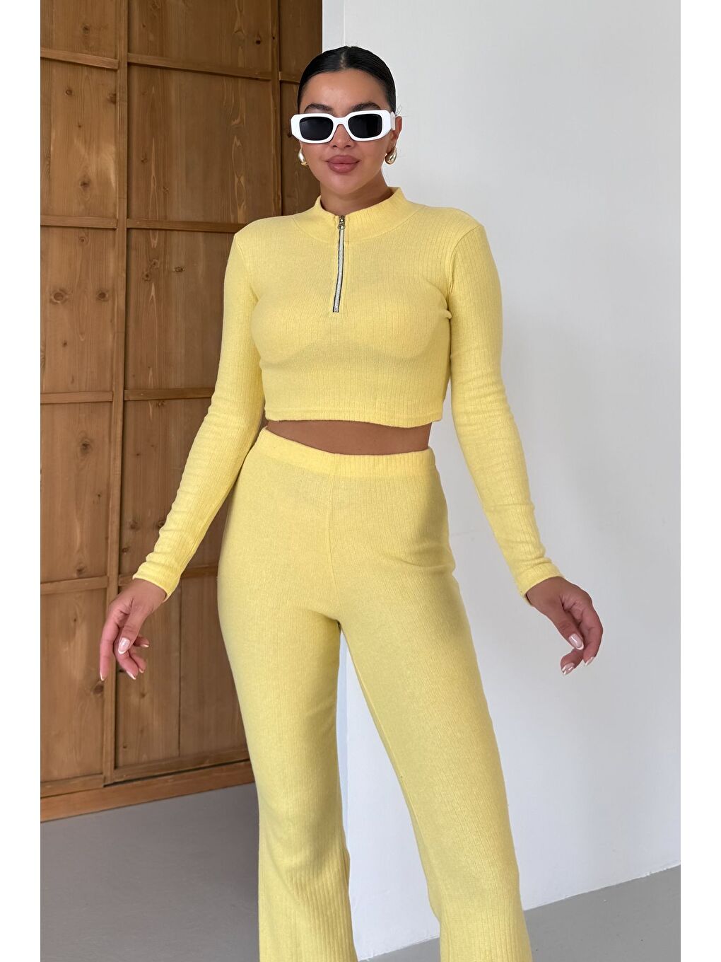 Kadın Sarı Yarım Fermuarlı Crop Alt-Üst Pantolonlu Takım-5