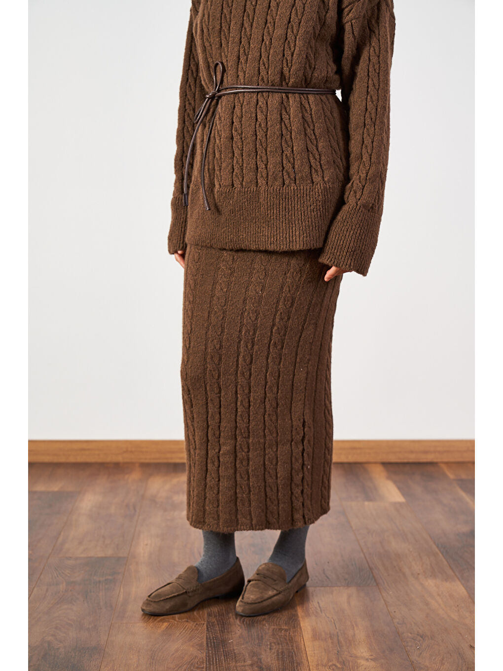 Kahverengi Saç Örgü Desenli Triko Etek Kahve-4