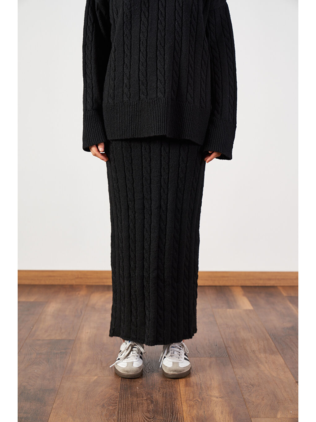 Saç Örgü Desenli Triko Etek Siyah-2