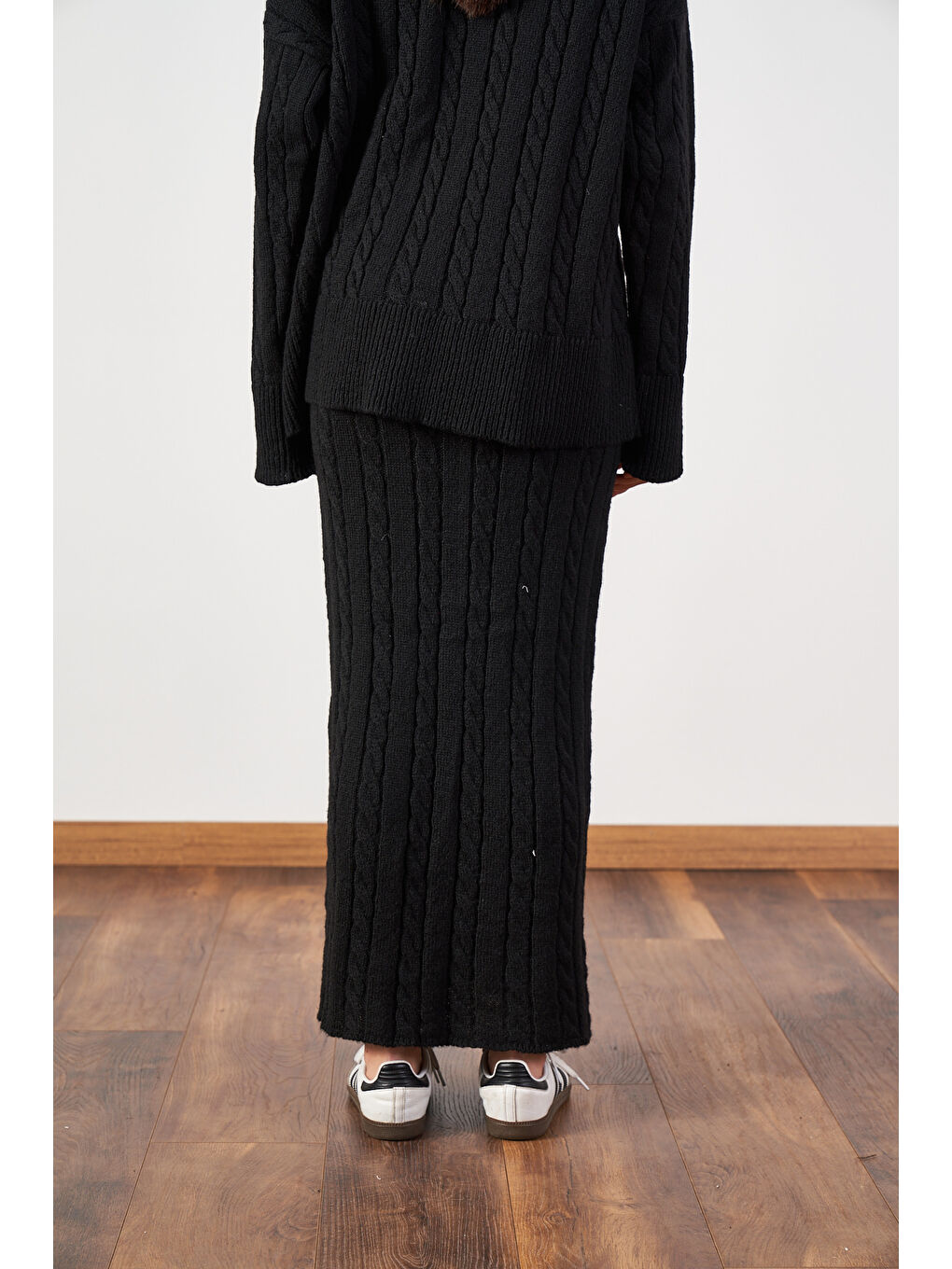 Saç Örgü Desenli Triko Etek Siyah-4