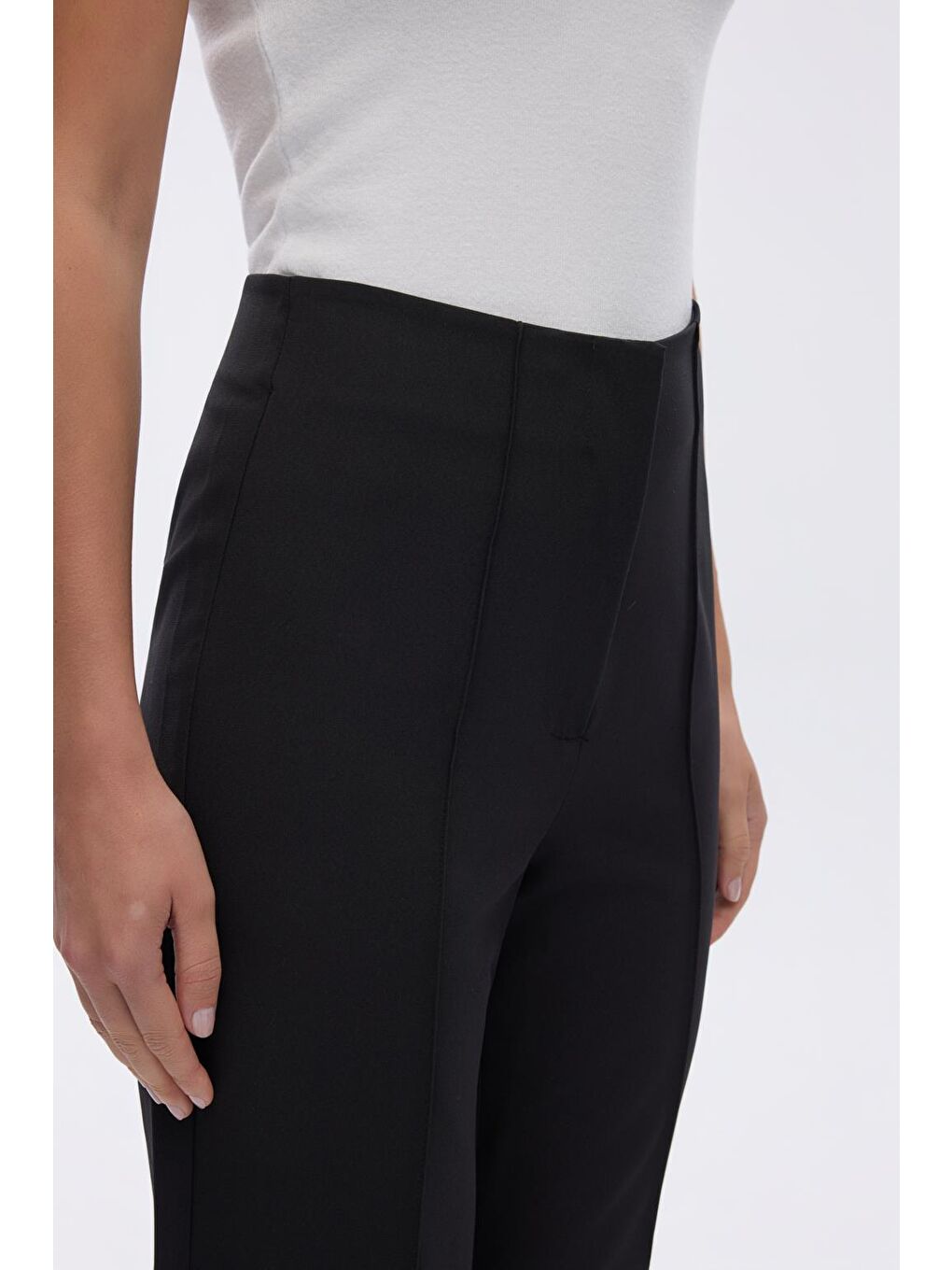 Yüksek Bel Fit Kesim Krep Pantolon Siyah-4