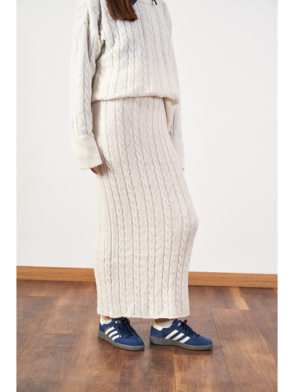 Saç Örgü Desenli Triko Etek Ekru-5