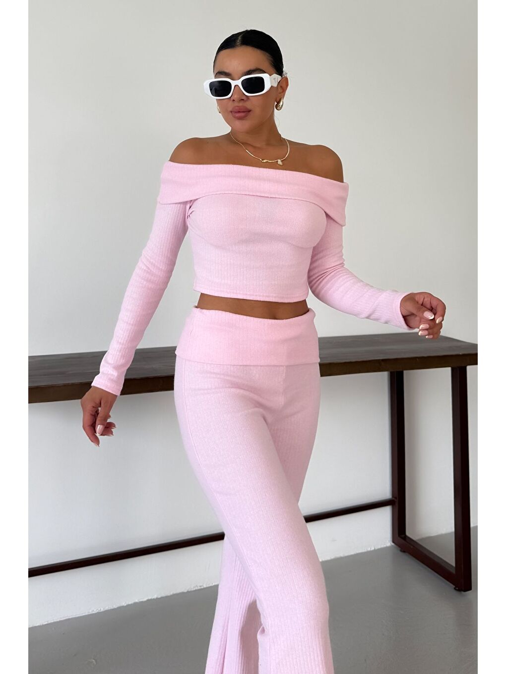 Kadın Pembe Madonna Yaka Alt-Üst Pantolonlu İnterlok Takım-3