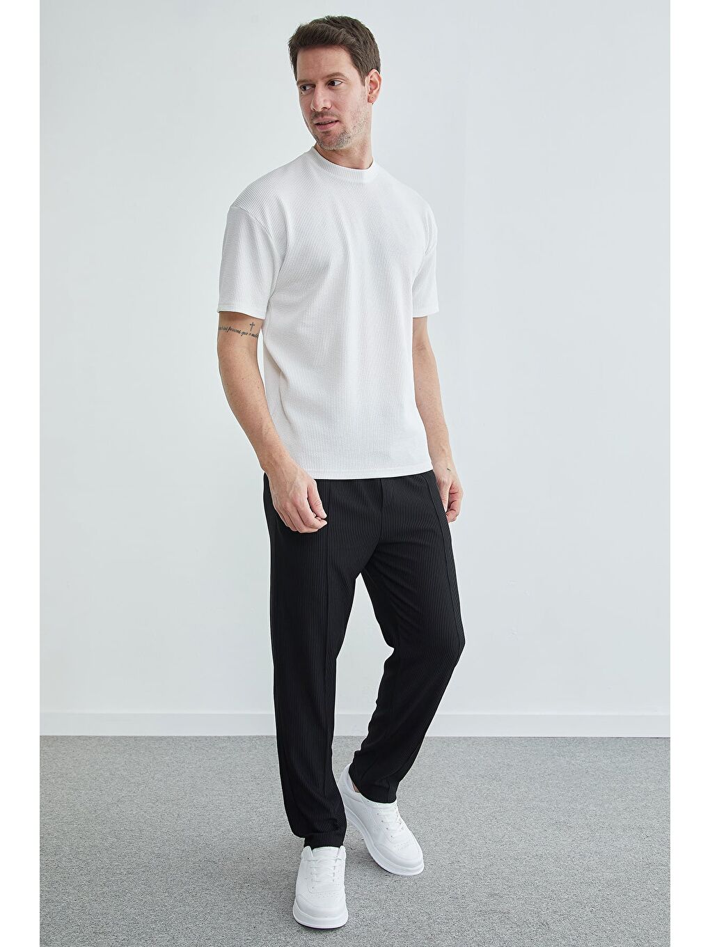 Siyah Beli Lastikli Fitilli Çimalı Pantolon-2