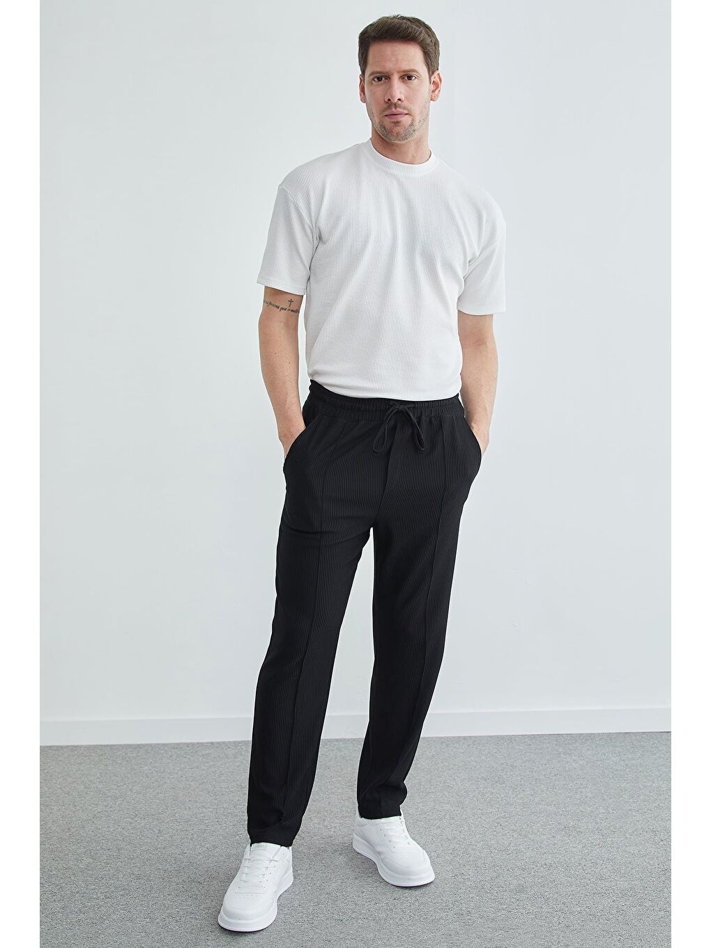 Siyah Beli Lastikli Fitilli Çimalı Pantolon-3