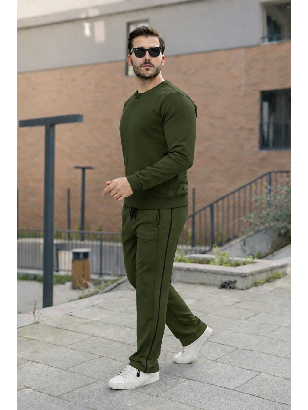 Erkek Çizgili Bisiklet Yaka Dar Haki Eşofman Takımı
