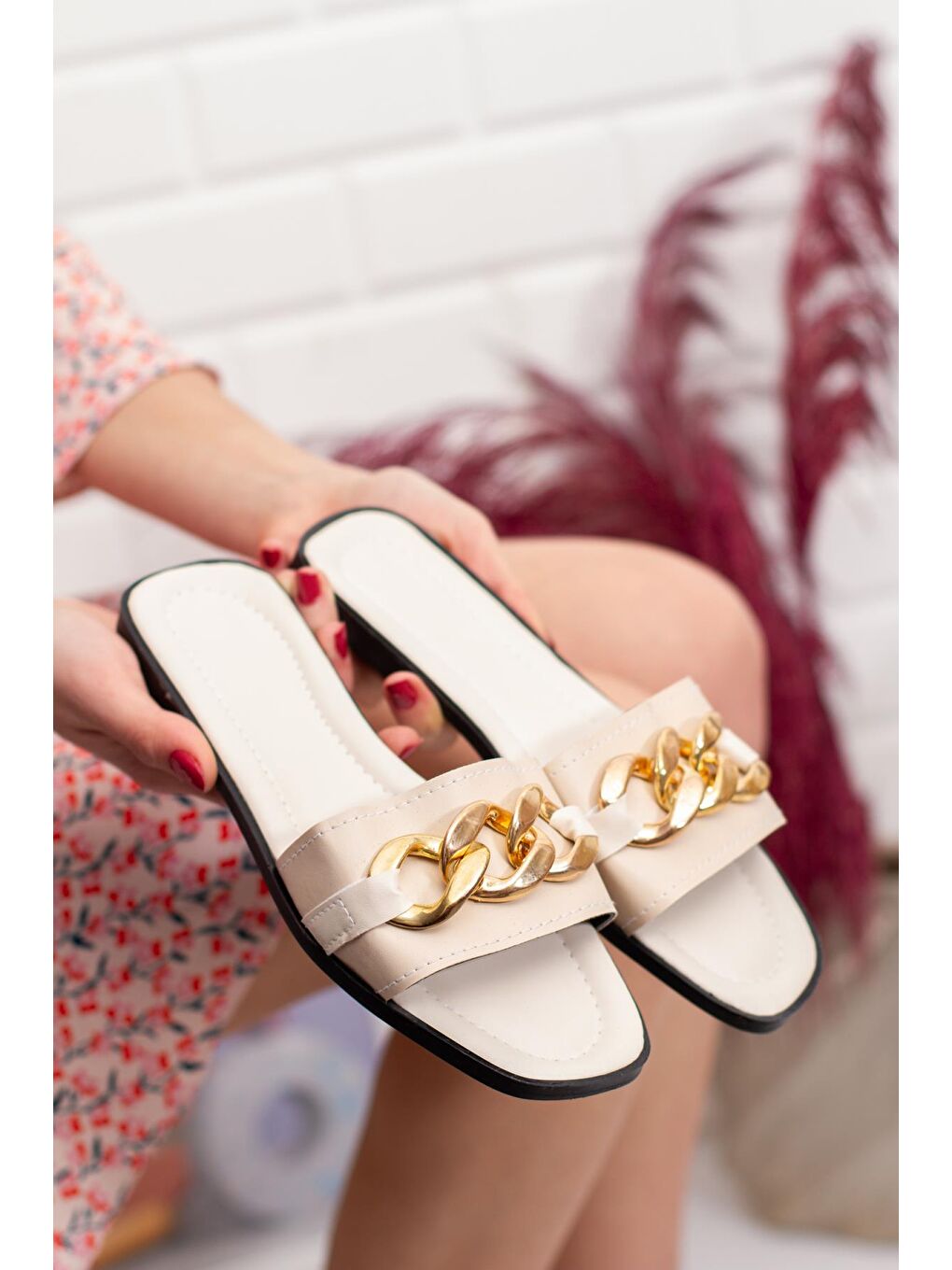 Ekru Smt Zincir Kadın Terlik Dış Mekan ve Ev Terliği