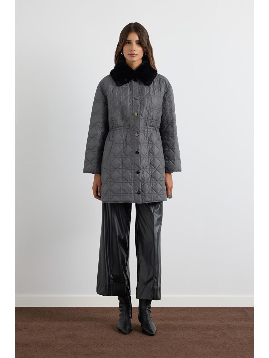 Kürk Yakalı Cepli Kapitone Mont Gri-1