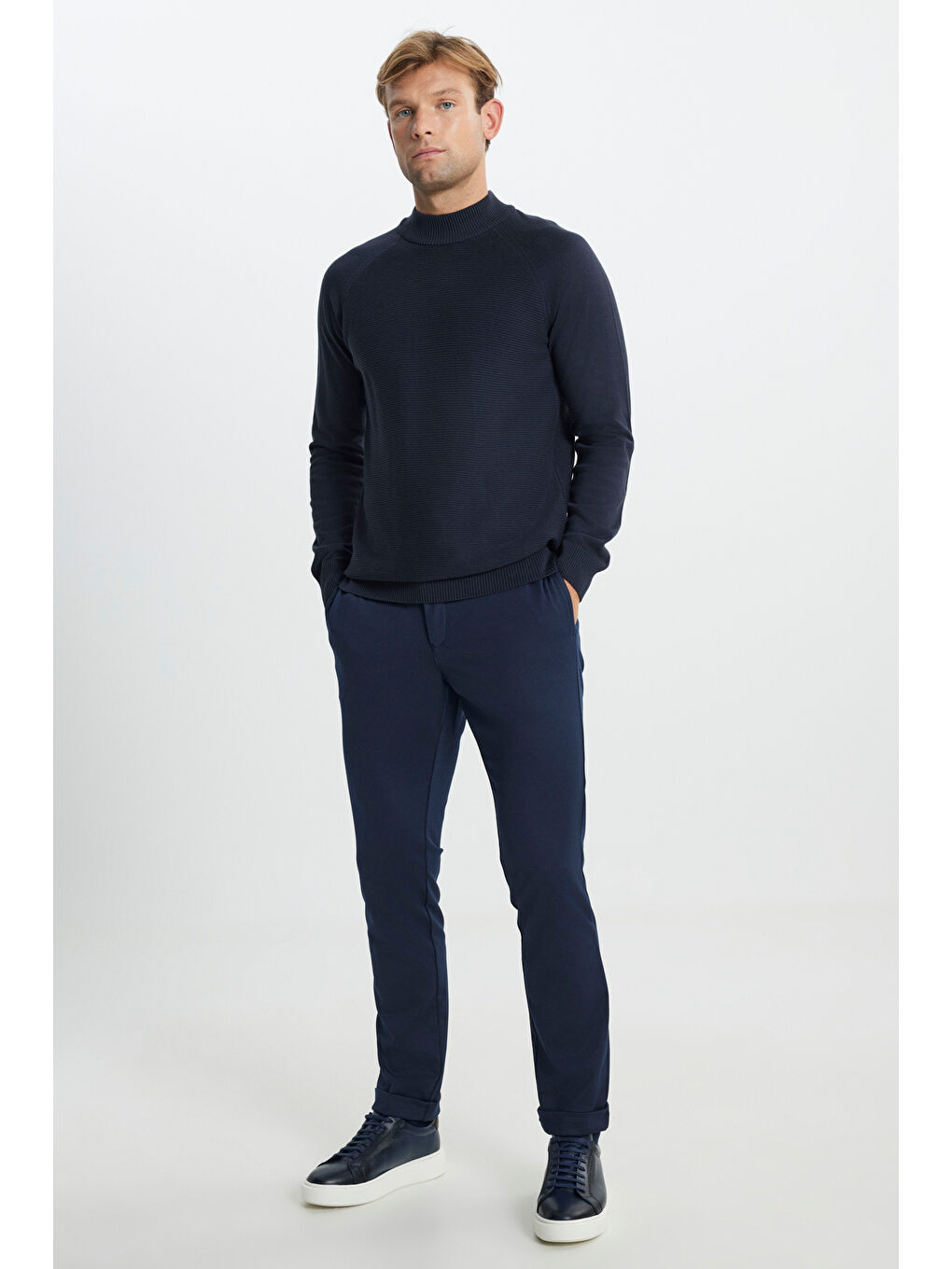 Erkek Lacivert Pamuklu Standart Fit Normal Kesim Yarım Balıkçı Yaka Desenli Triko Kazak-1