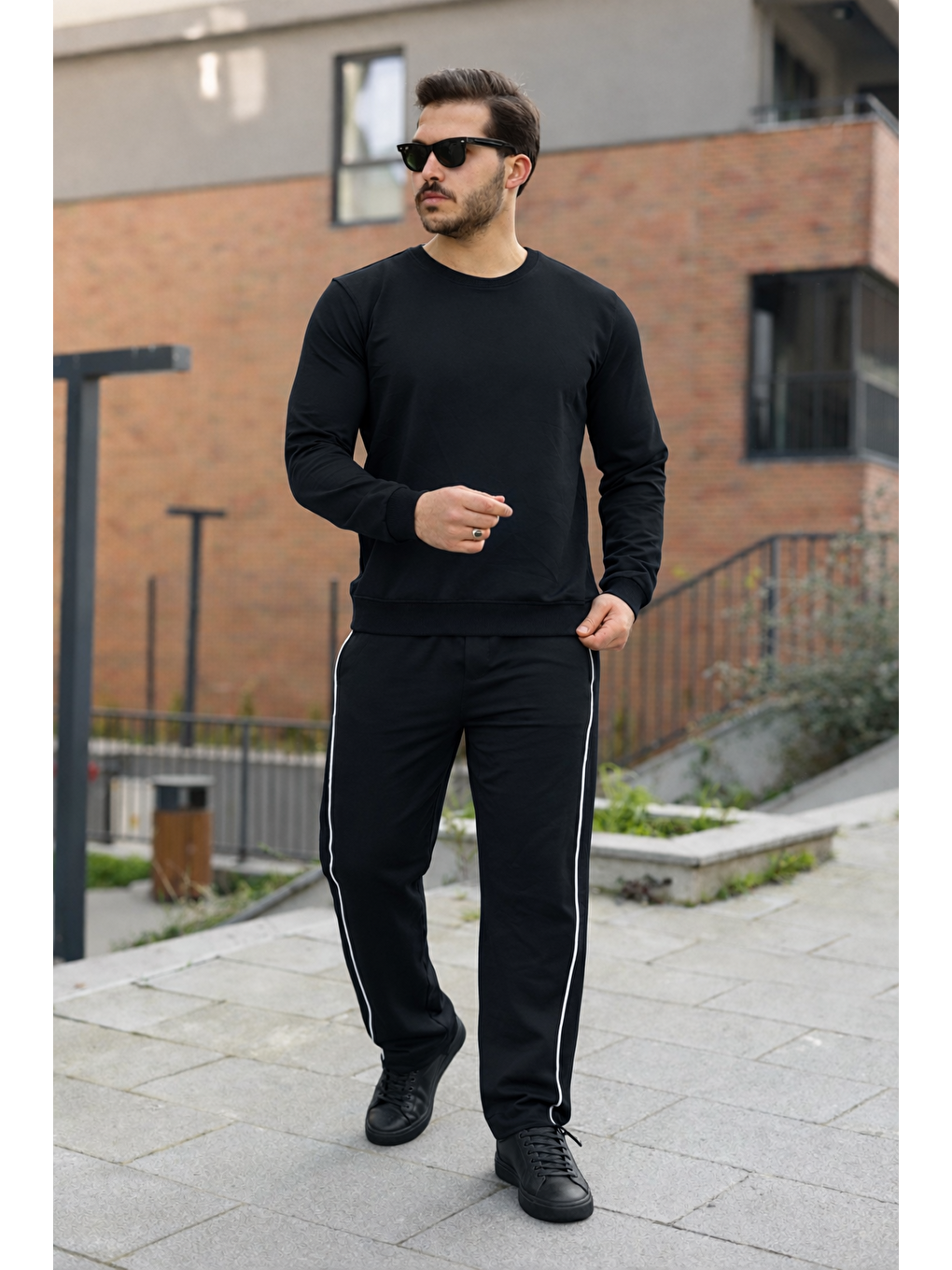 Erkek Çizgili Bisiklet Yaka Dar Siyah Eşofman Takımı