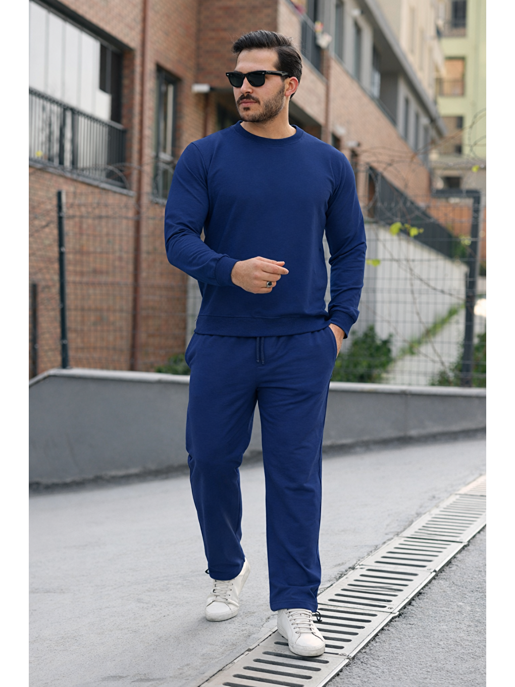 Erkek Pamuklu Bisiklet Yaka Dar Lacivert Eşofman Takımı