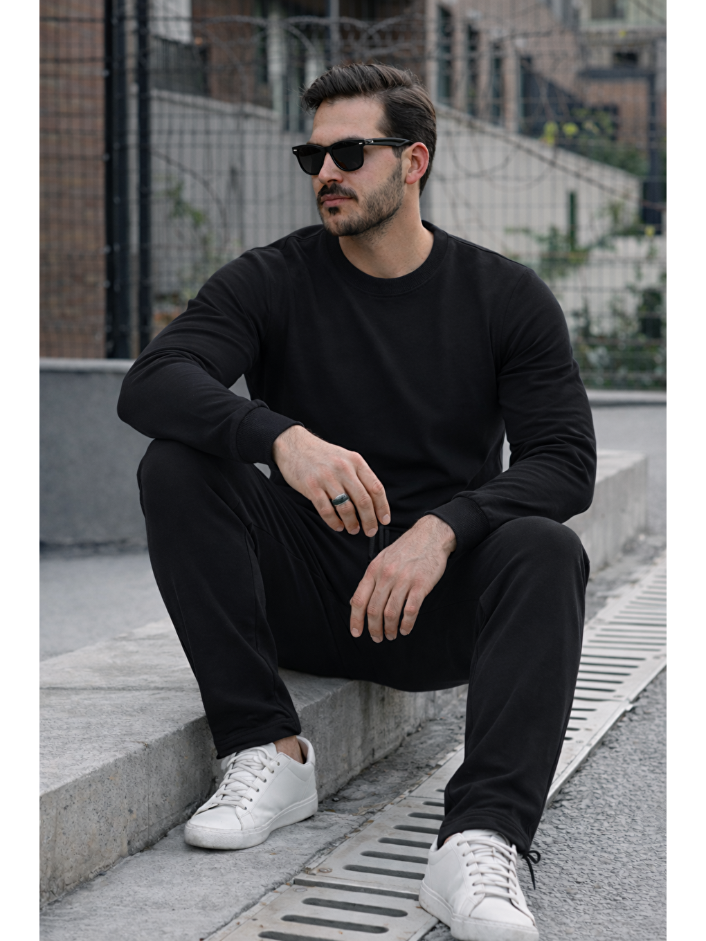 Erkek Pamuklu Bisiklet Yaka Dar Siyah Eşofman Takımı-1