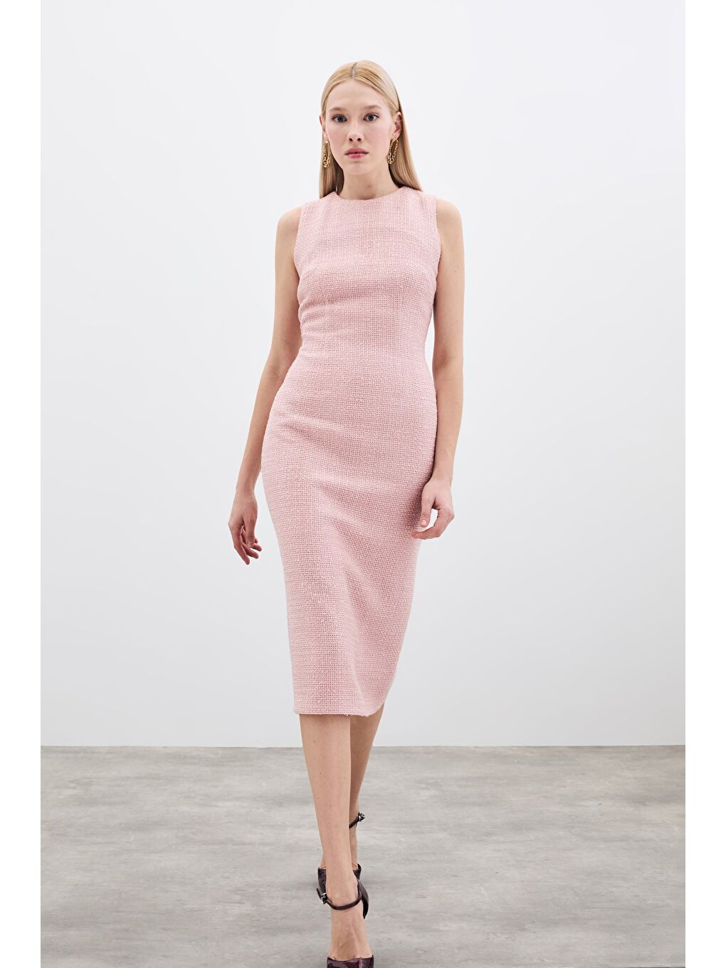 Pembe Kolsuz Uzun Tüvit Elbise - Pudra-1