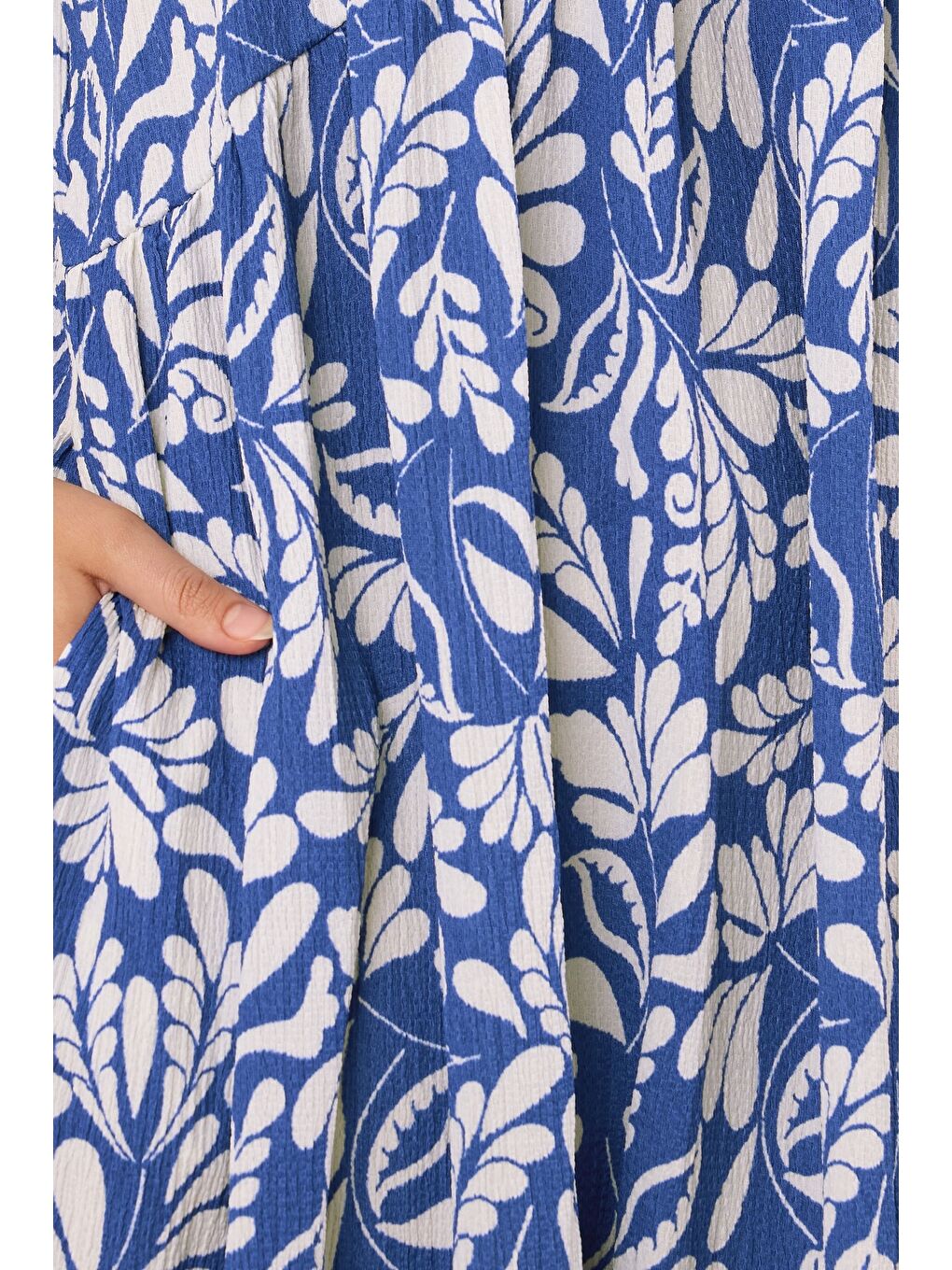 Yeşil Büyük Beden V Yaka Kısa Kollu Cepli Çiçek Desenli Midi Elbise 616286-4