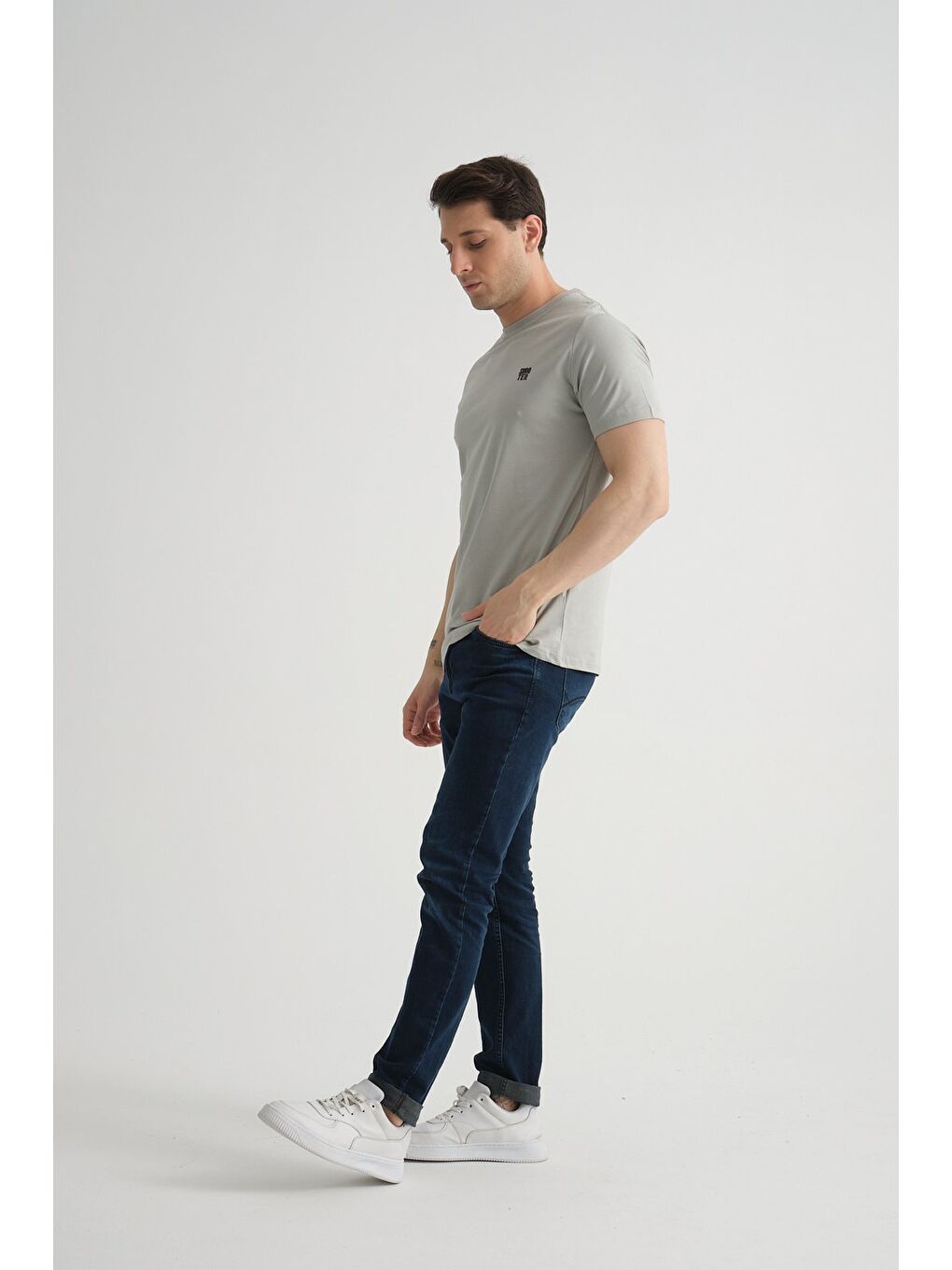 Gri Shooter Erkek Pamuklu Esnek T-shirt  Standart Kalıp Minimal Logolu-6