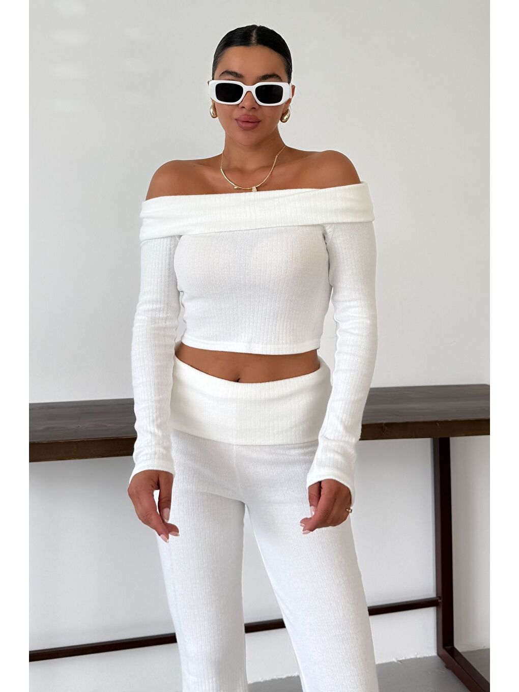 Kadın Beyaz Madonna Yaka Alt-Üst Pantolonlu İnterlok Takım-4