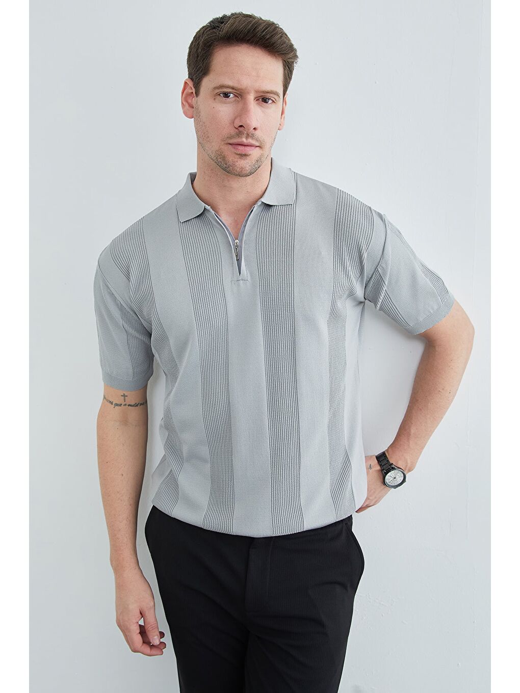 Gri Şeritli Yarım Fermuarlı Polo Yaka Triko Tişört-3