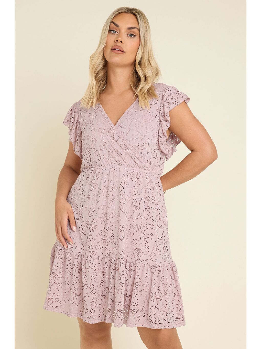 Lila Büyük Beden V Yaka Kısa Kollu Dantel Detaylı Kolları Fırfırlı Astarlı Mini Elbise 304109-1