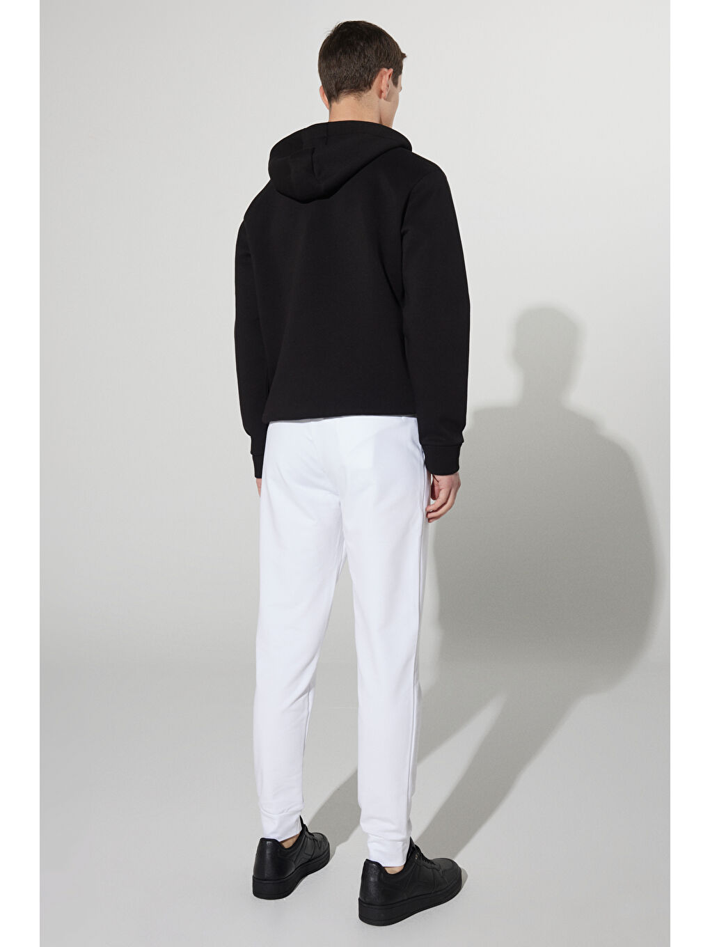 Erkek Beyaz Standart Fit Normal Kesim Cepli Pamuklu Rahat Eşofman Altı-5