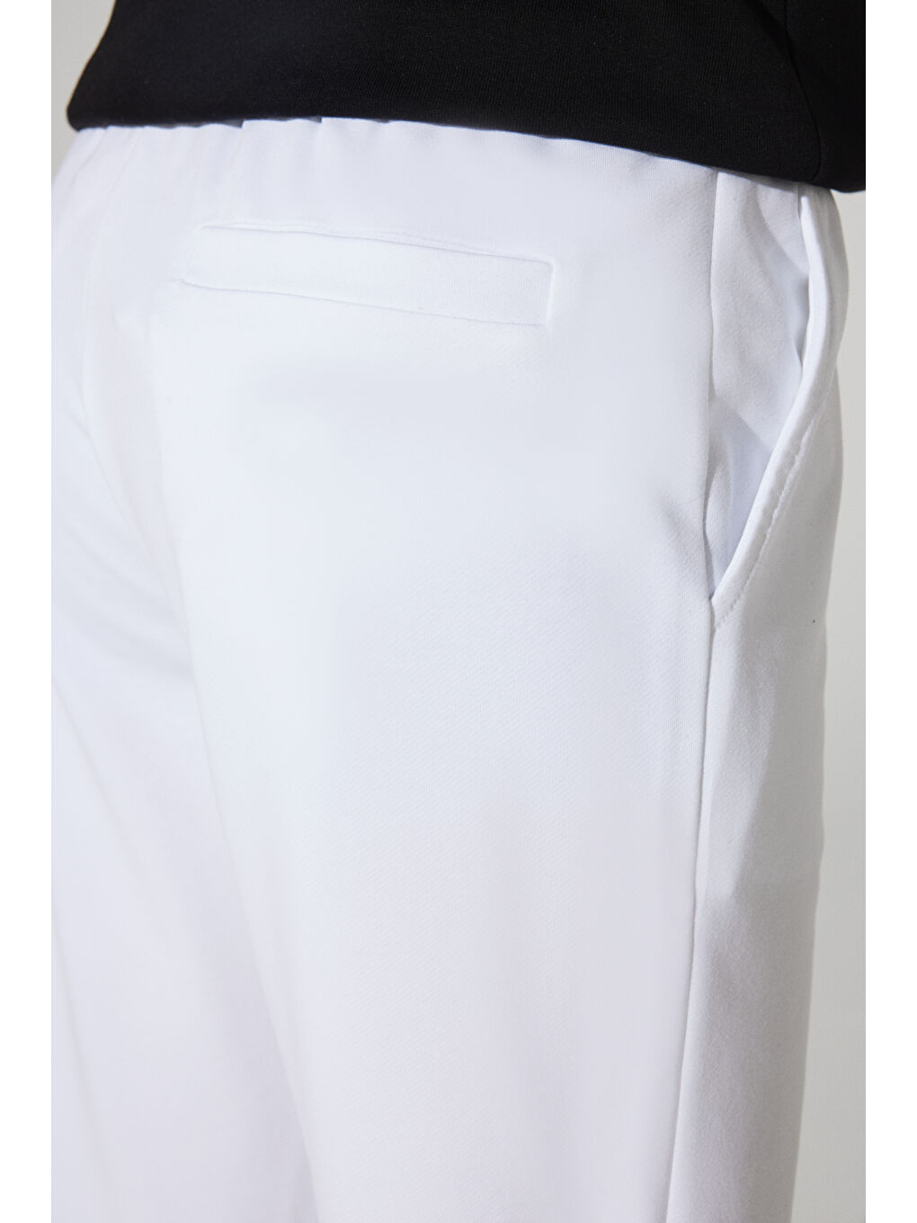 Erkek Beyaz Standart Fit Normal Kesim Cepli Pamuklu Rahat Eşofman Altı-6