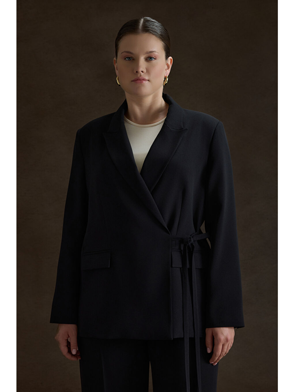 Siyah Yandan Bağlamalı Ceket-2