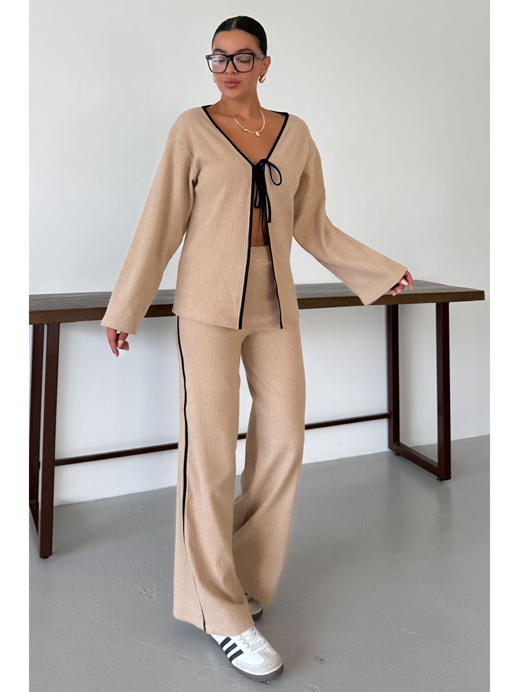 Kadın Bej Ön Bağlama Detaylı Biyeli Alt-Üst Pantolonlu Takım-1