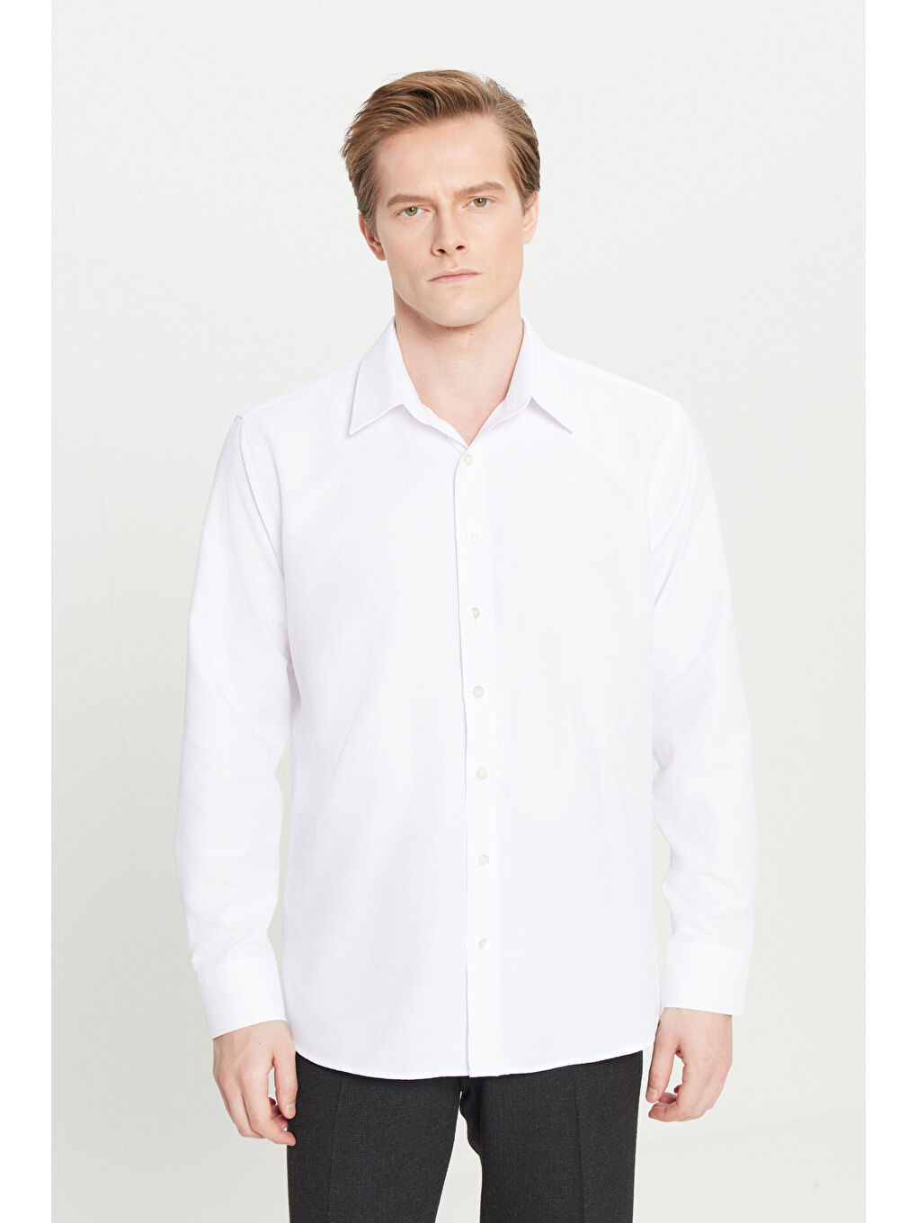 Erkek Beyaz Pamuklu Regular Fit Normal Kesim Klasik Yaka Armürlü Gömlek-2