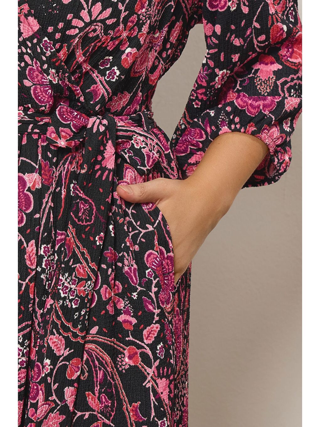 Mürdüm Büyük Beden Beli Lastikli V Yaka Desenli Uzun Anvelop Elbise 616311-7