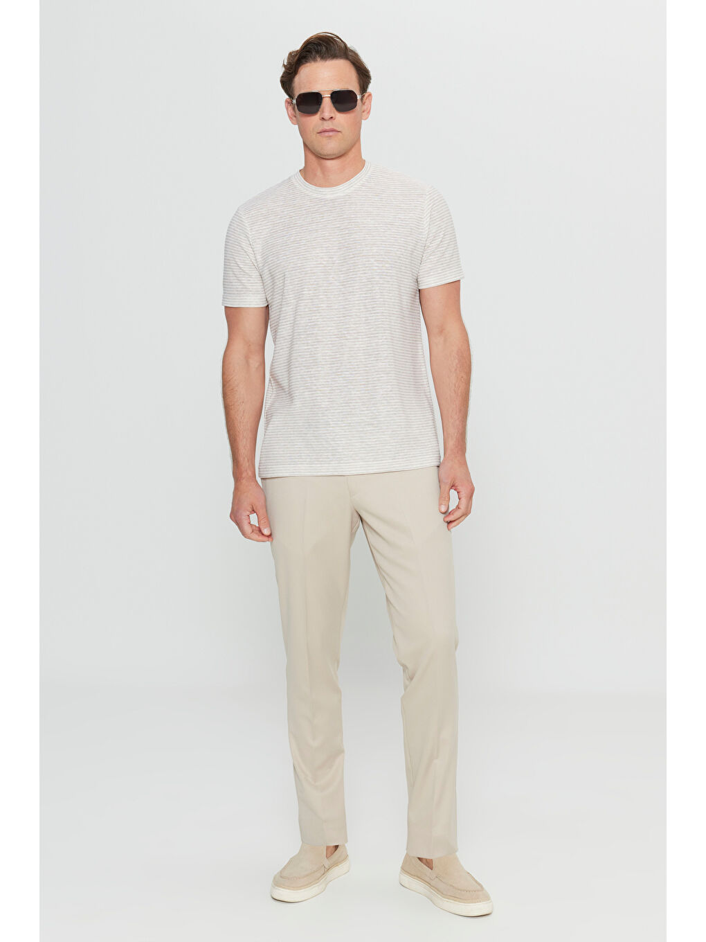 Erkek Beyaz-Bej Pamuklu Slim Fit Dar Kesim Bisiklet Yaka Çizgili Tişört-1