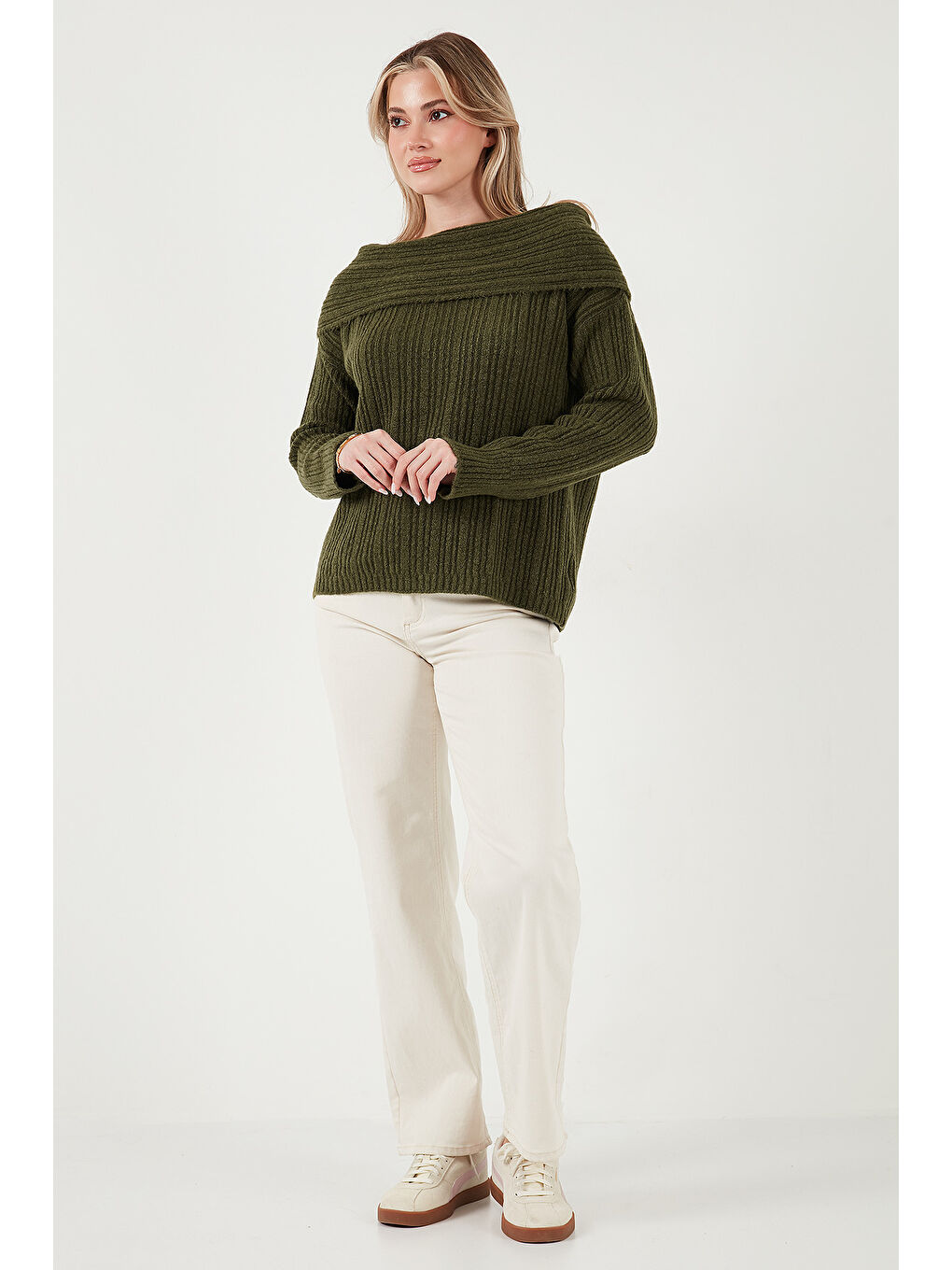 Haki Oversize Fit Madonna Yaka Triko Kadın Kazak 4615216-1