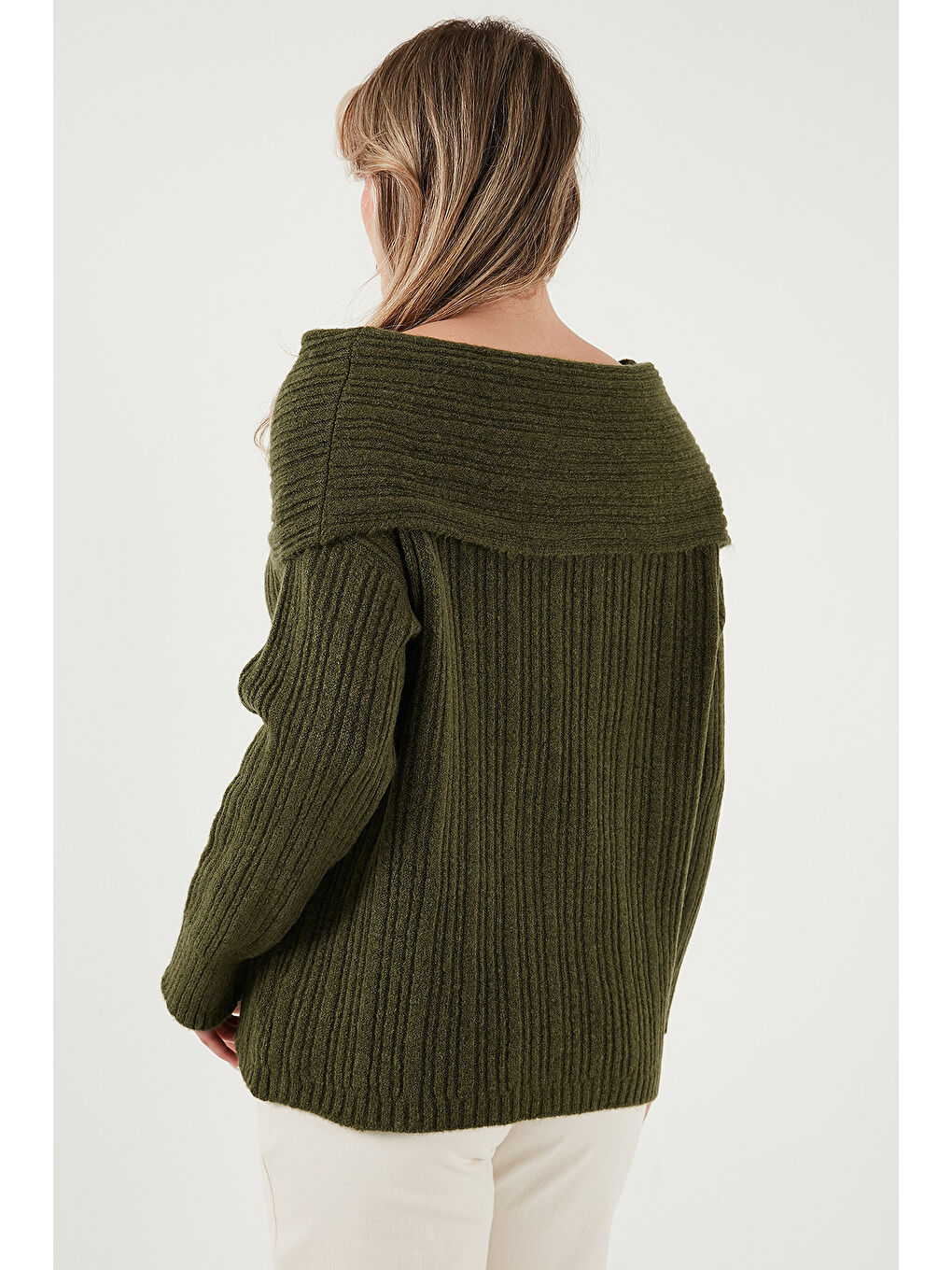 Haki Oversize Fit Madonna Yaka Triko Kadın Kazak 4615216-4