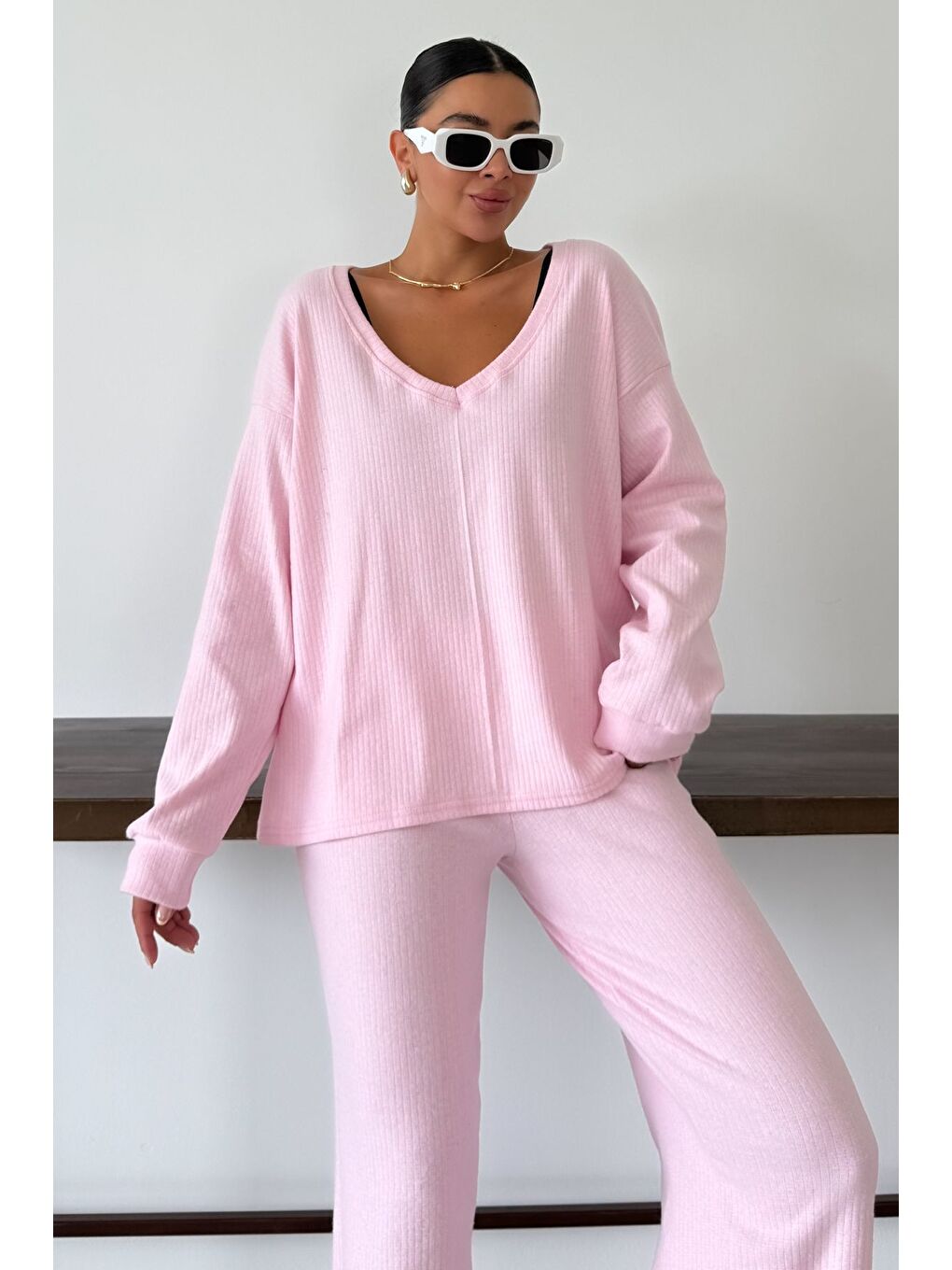 Kadın Pembe Geniş V Yaka Uzun Kollu Alt-Üst Pantolonlu Takım-3