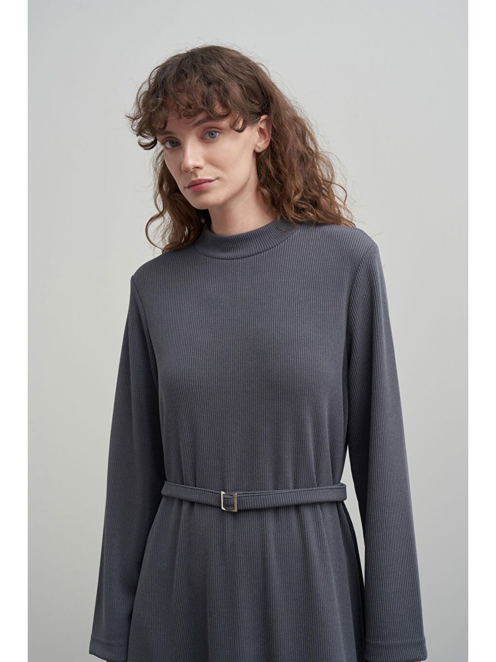 Gri-Kemer Tokalı Elbise-4