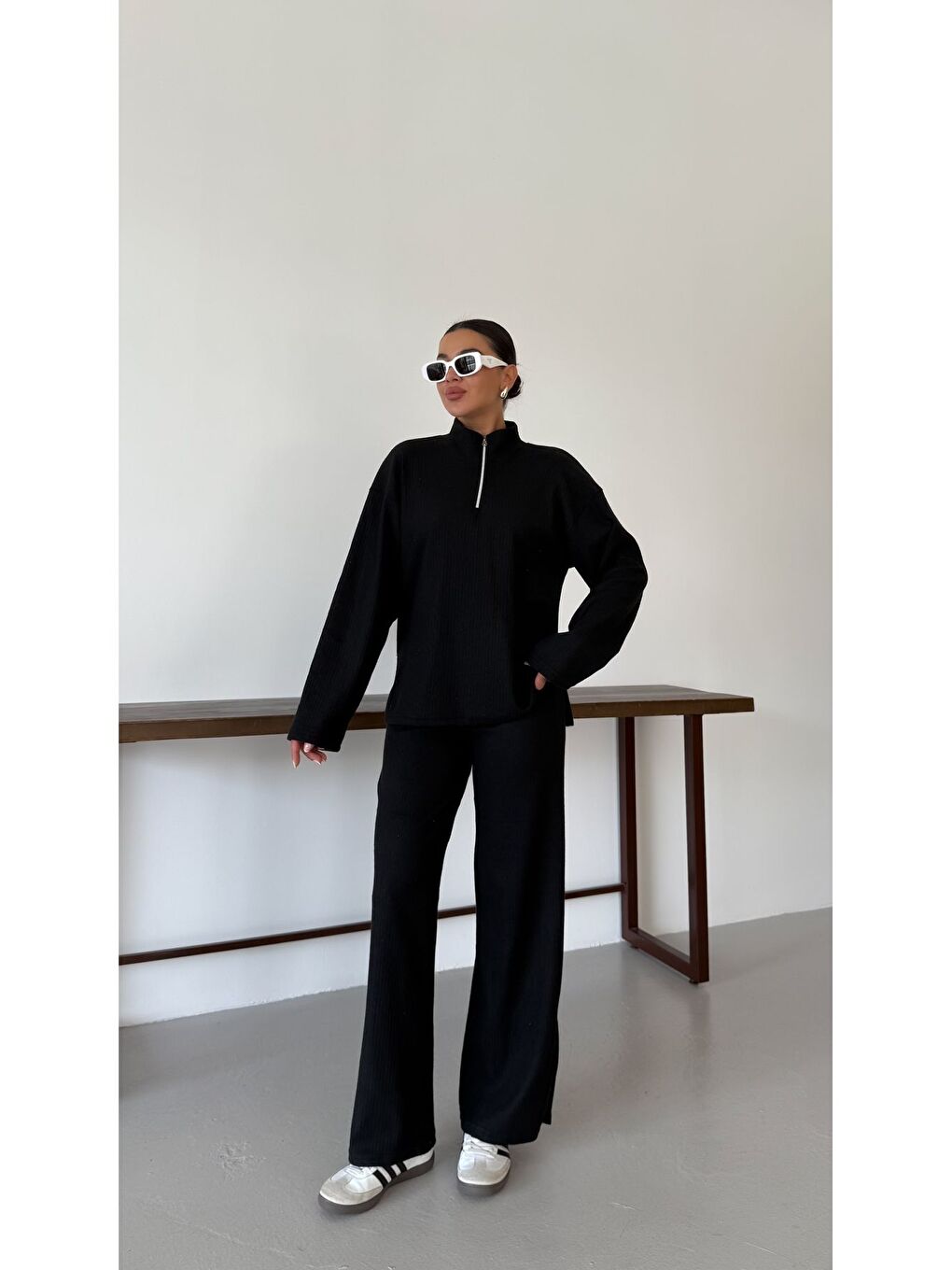 Kadın Siyah Yarım Fermuarlı Dik Yaka Kazak Alt-Üst Pantolonlu Takım-1