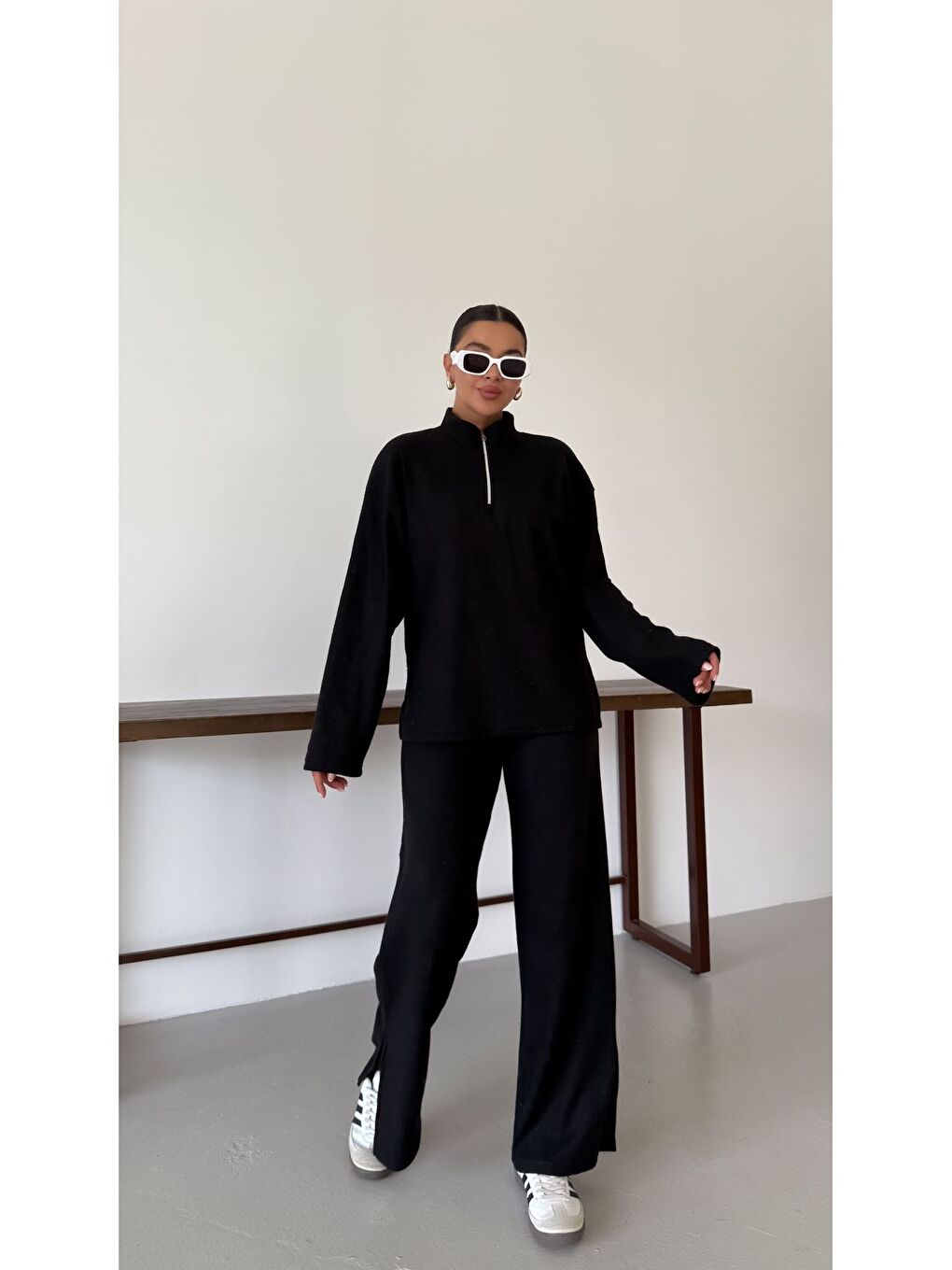Kadın Siyah Yarım Fermuarlı Dik Yaka Kazak Alt-Üst Pantolonlu Takım-2