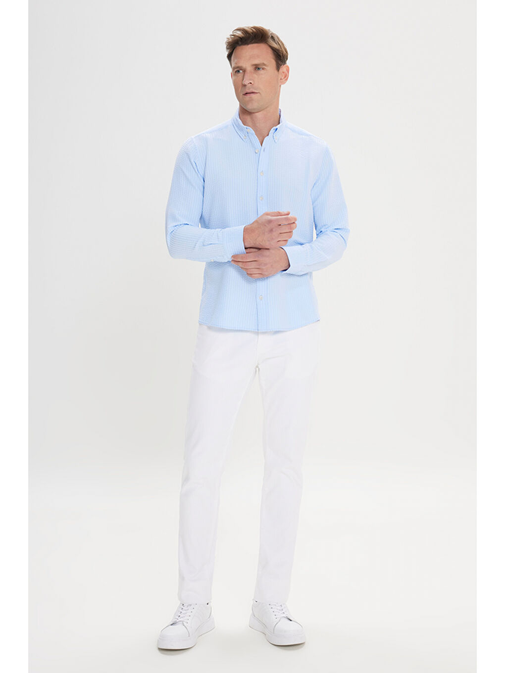 Erkek Mavi Slim Fit Dar Kesim Keten Görünümlü Gofre Desenli Düğmeli Yaka Gömlek-1