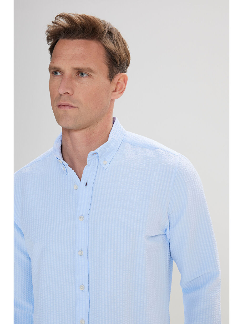 Erkek Mavi Slim Fit Dar Kesim Keten Görünümlü Gofre Desenli Düğmeli Yaka Gömlek-2