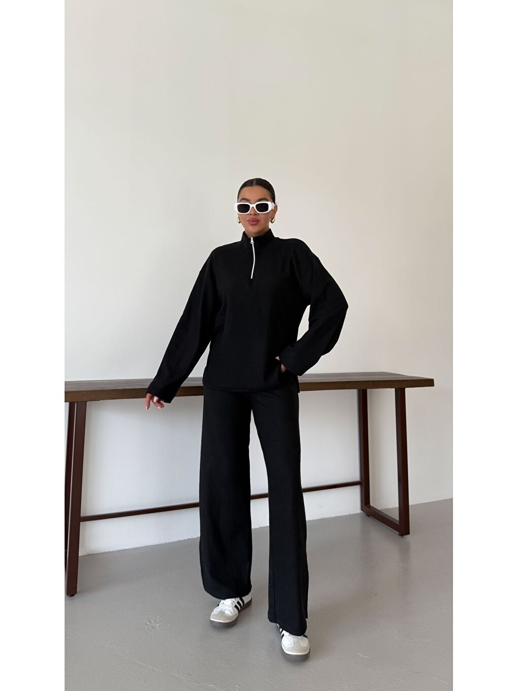 Kadın Siyah Yarım Fermuarlı Dik Yaka Kazak Alt-Üst Pantolonlu Takım-4