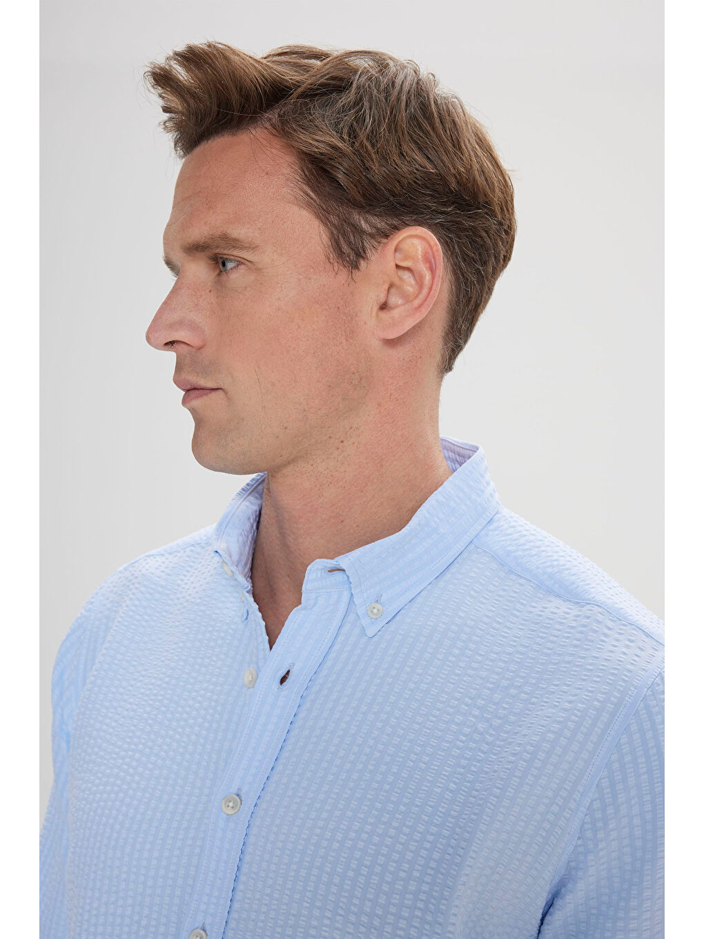 Erkek Mavi Slim Fit Dar Kesim Keten Görünümlü Gofre Desenli Düğmeli Yaka Gömlek-3