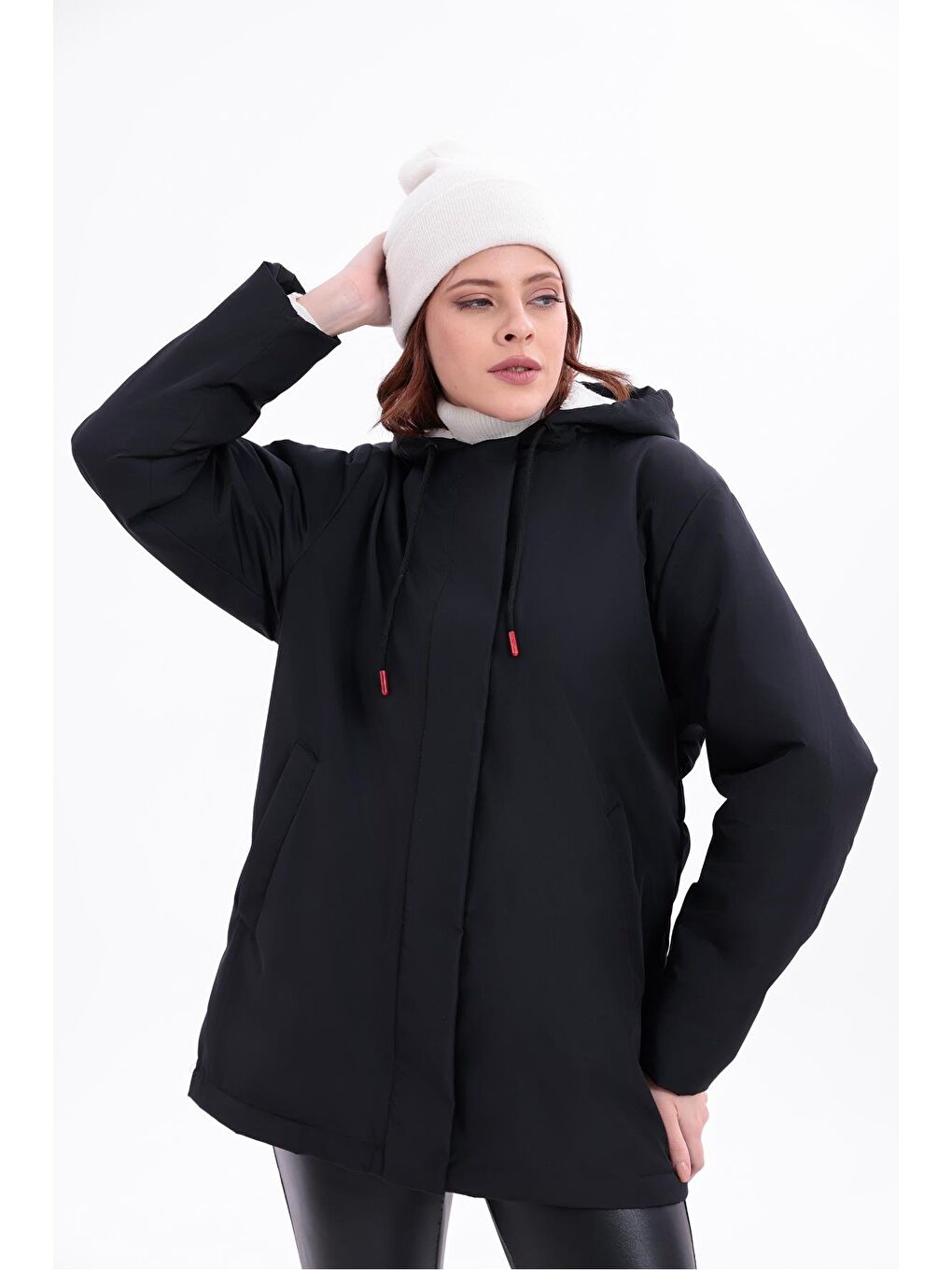 Siyah Kadın Beli Lastikli Cebi Kürklü Su Ve Rüzgar Geçirmez Kapüşonlu Mont-3