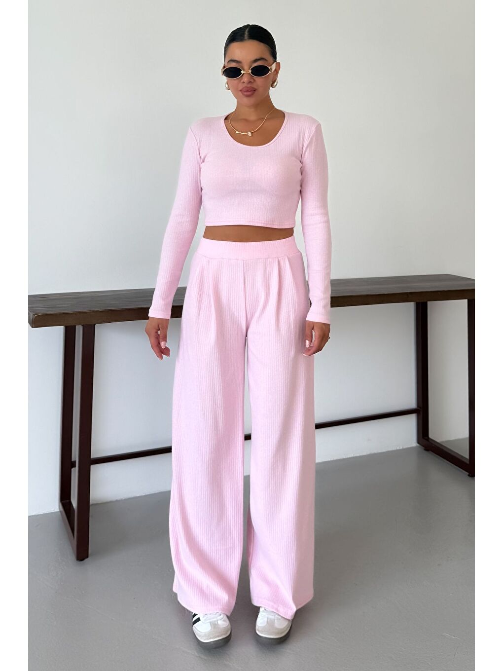 Kadın Pembe Yuvarlak Yaka Bluzlu Alt-Üst Pantolonlu İnterlok Takım-2