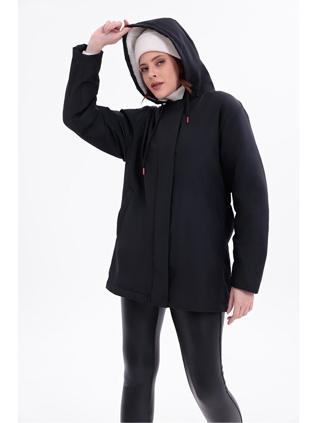Siyah Kadın Beli Lastikli Cebi Kürklü Su Ve Rüzgar Geçirmez Kapüşonlu Mont-6