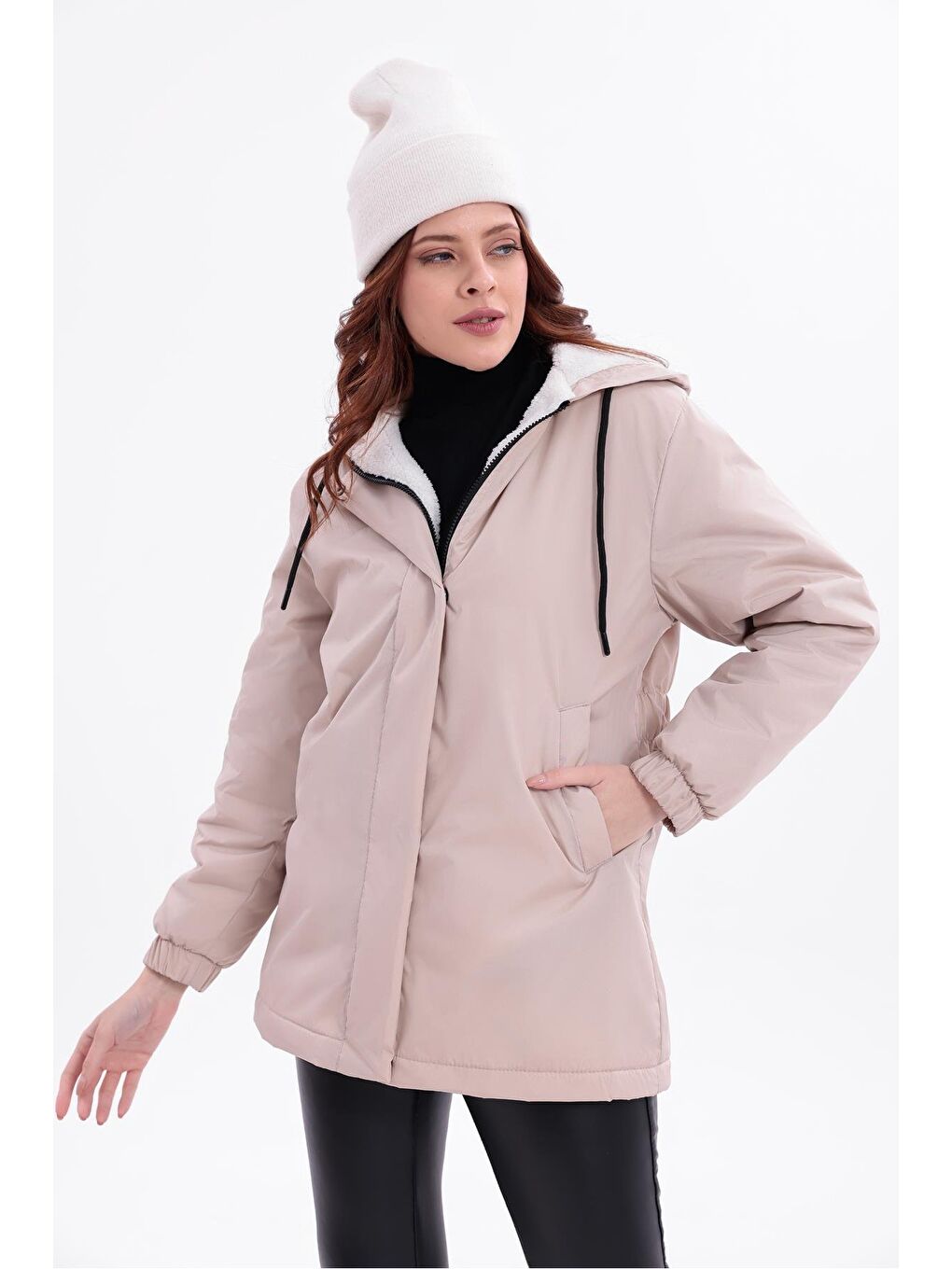 Bej Kadın Beli Lastikli Cebi Kürklü Su Ve Rüzgar Geçirmez Kapüşonlu Mont-4
