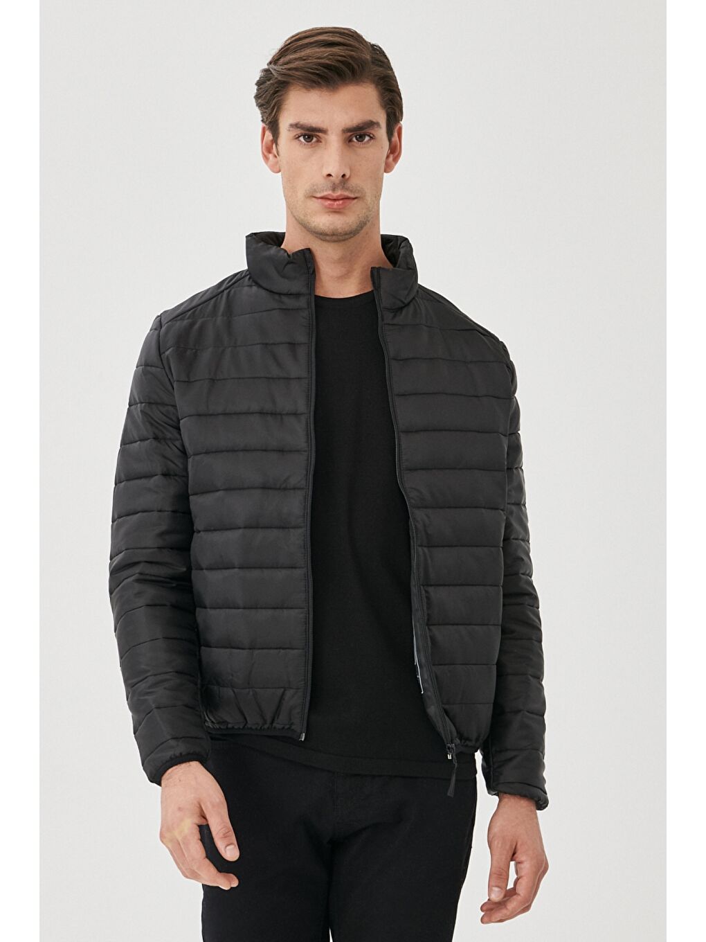 Erkek Siyah Standart Fit Ultra Hafif Soğuk Geçirmez Casual Şişme Mont