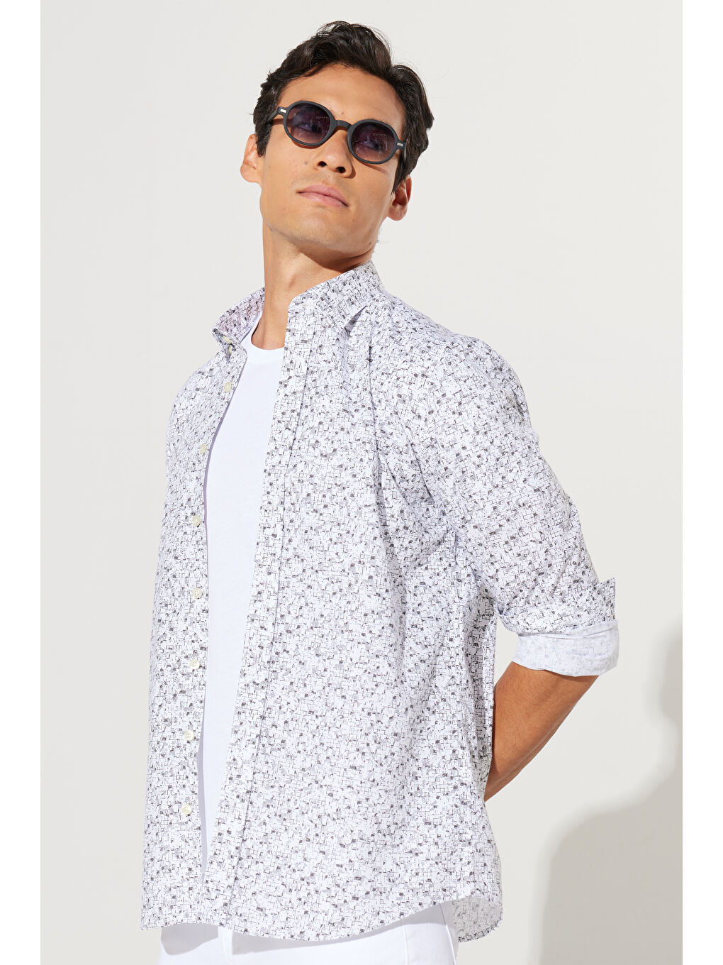 Erkek Beyaz-Antrasit Slim Fit Dar Kesim Düğmeli Yaka Baskılı Gömlek-2