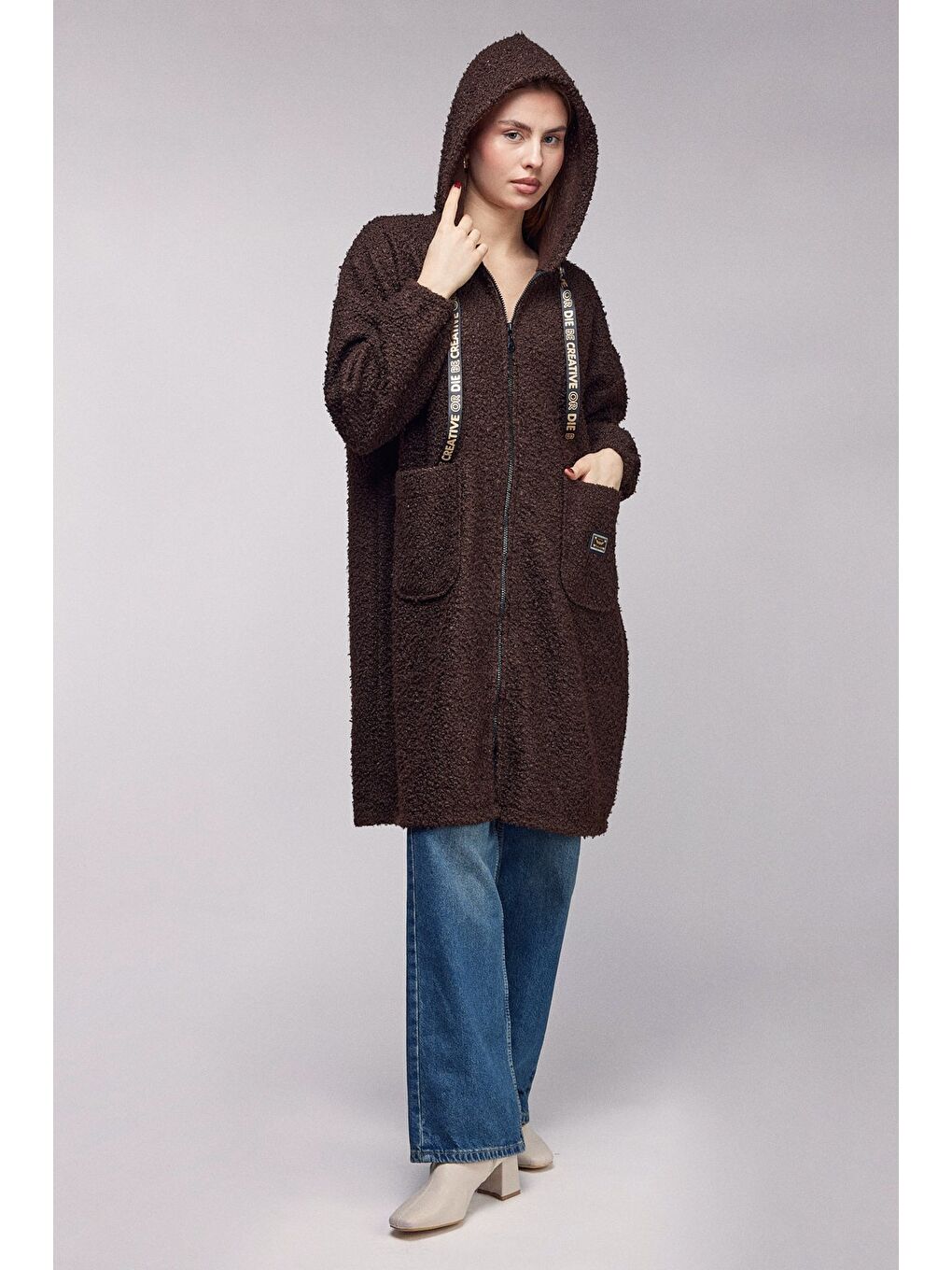 Kahverengi Oversize Kapüşonlu Fermuarlı Pelüş Uzun Hırka-1