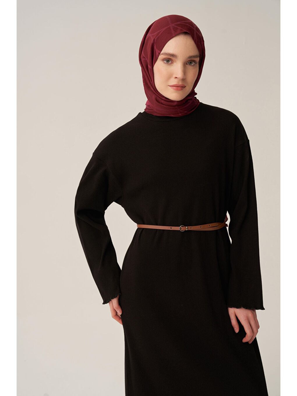 Siyah-Fırfır Detaylı Kaşkorse Elbise-5