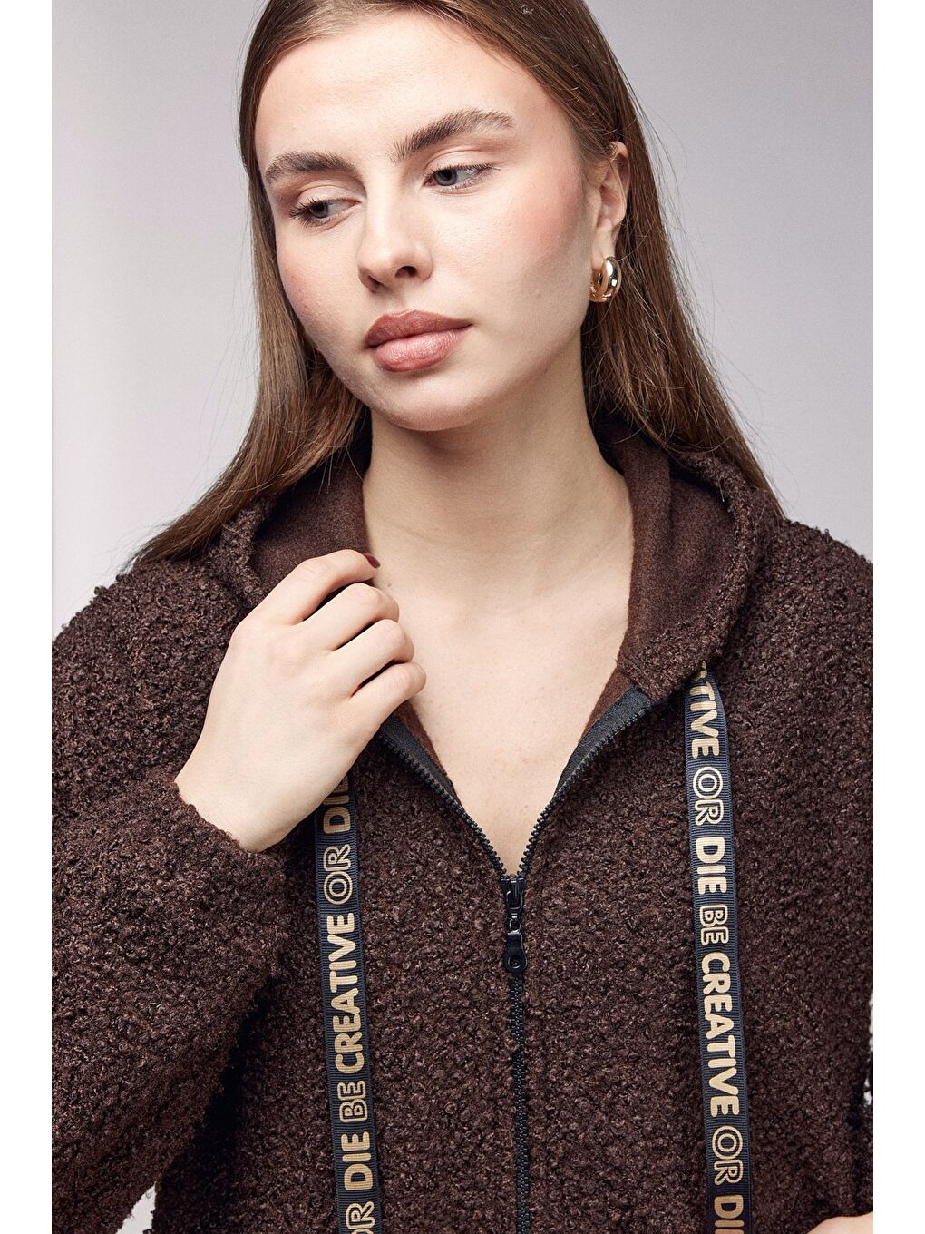 Kahverengi Oversize Kapüşonlu Fermuarlı Pelüş Uzun Hırka-2