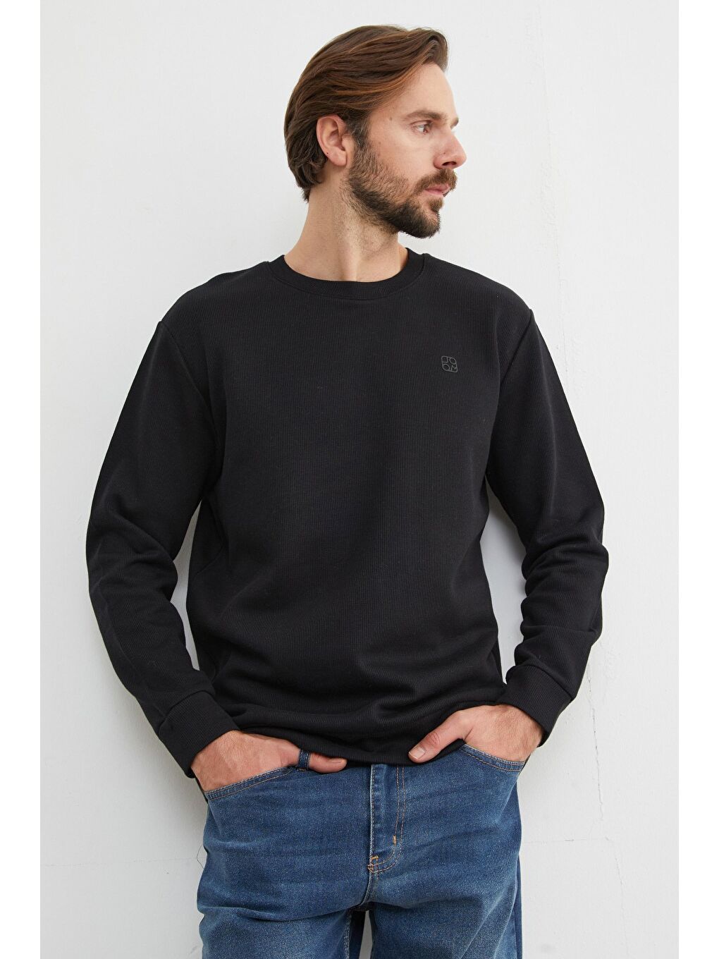 Siyah Kabartma Baskılı Bisiklet Yaka Kazak-4