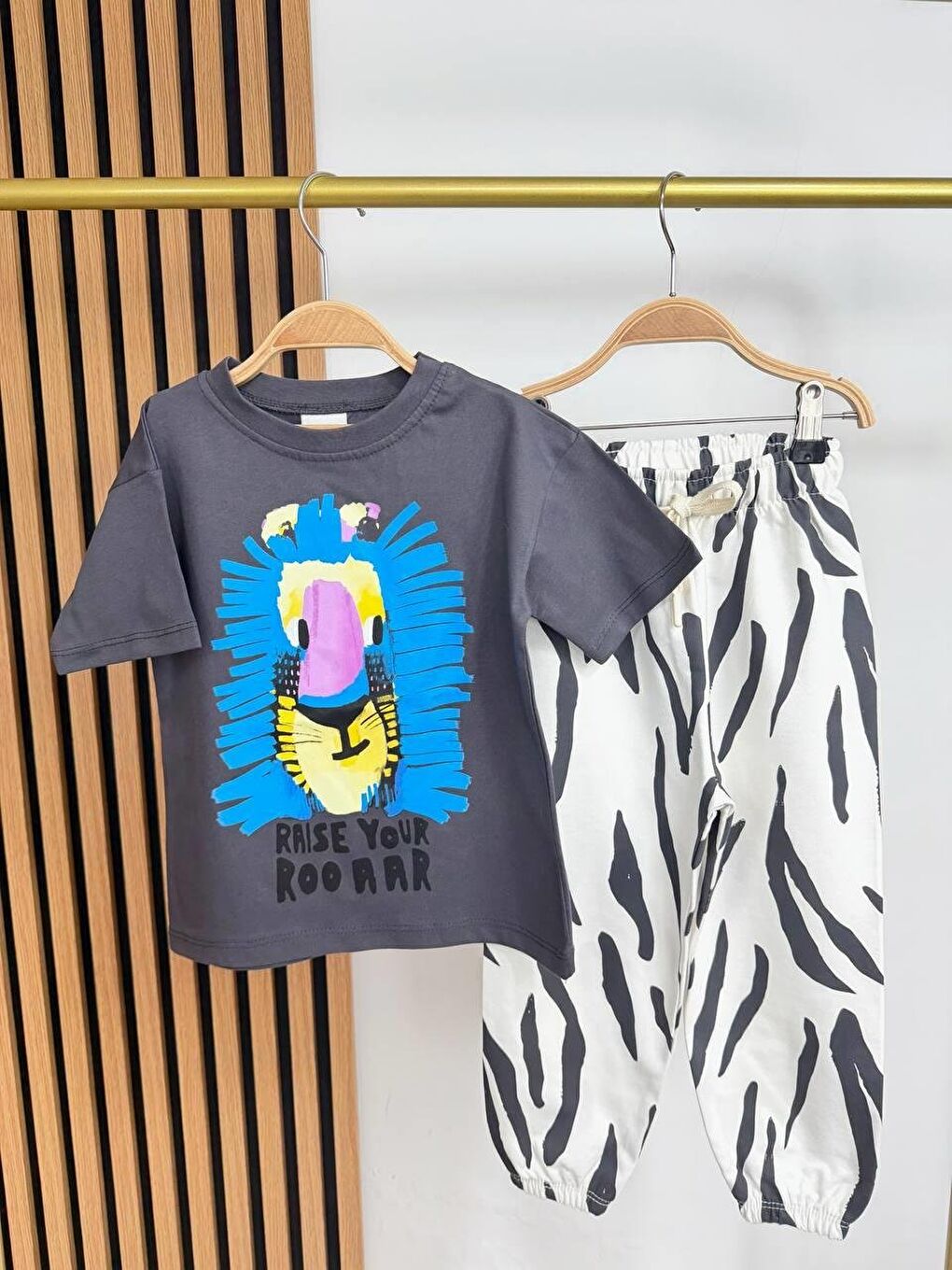 Siyah Erkek Çocuk Hayvan Baskılı Pamuklu Jogger Pantolonlu Altüst Takım-1